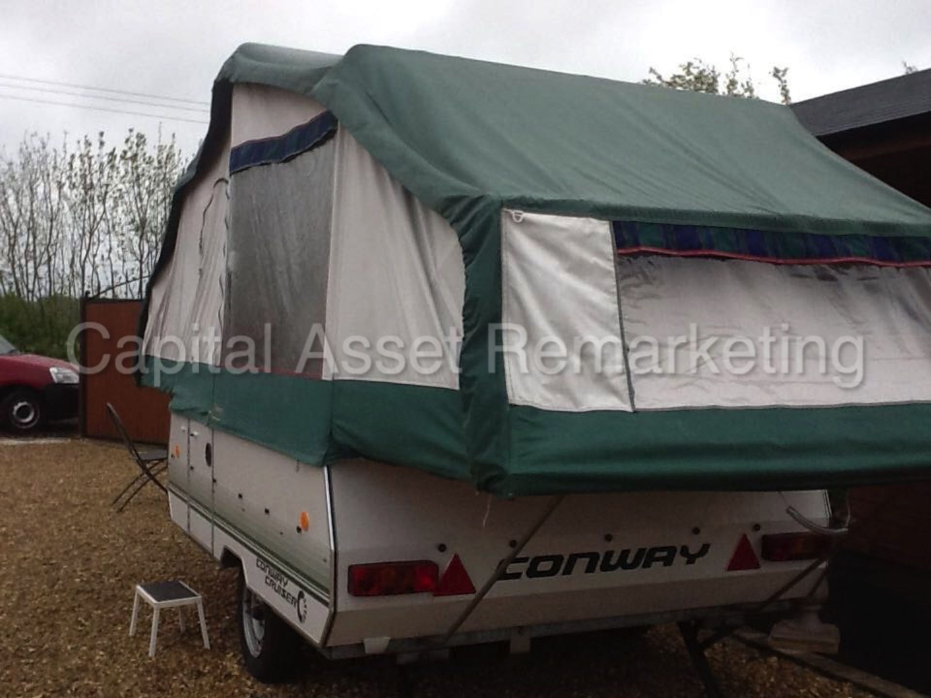 CONWAY CRUISER  6 BERTH 'LIGHTWEIGHT' TRAILER TENT SINGLE AXLE 2002 / 2003 MODEL VINYL GRAPHICS FULL - Image 3 of 13