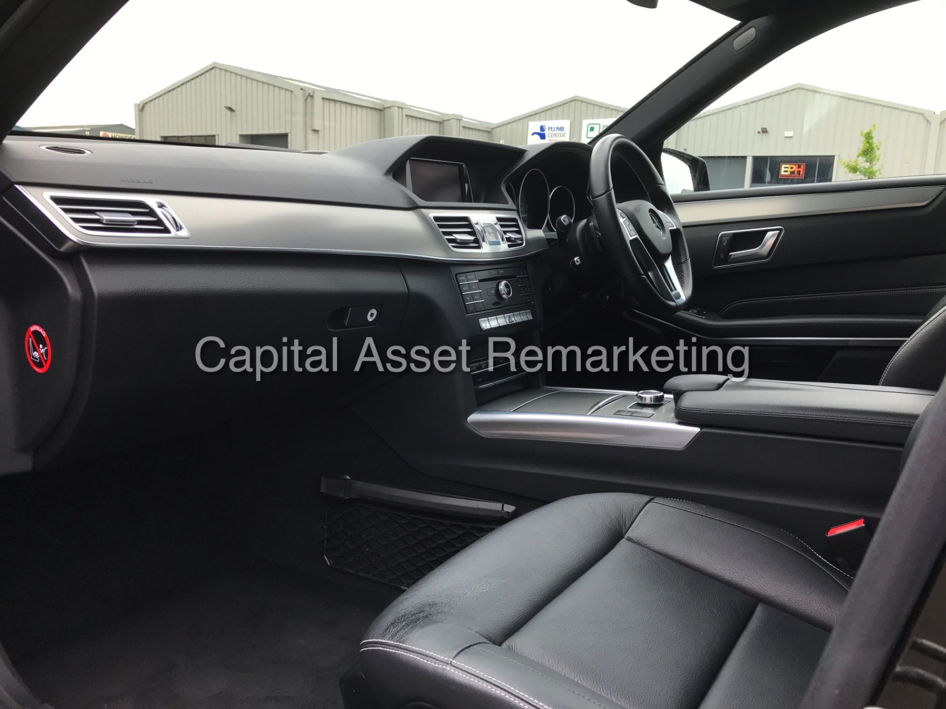 (On sale) MERCEDES-BENZ E220d 'AMG - NIGHT EDITION' (2016 MODEL) '7-G TRONIC - - SAT NAV' (1 OWNER) - Image 15 of 25