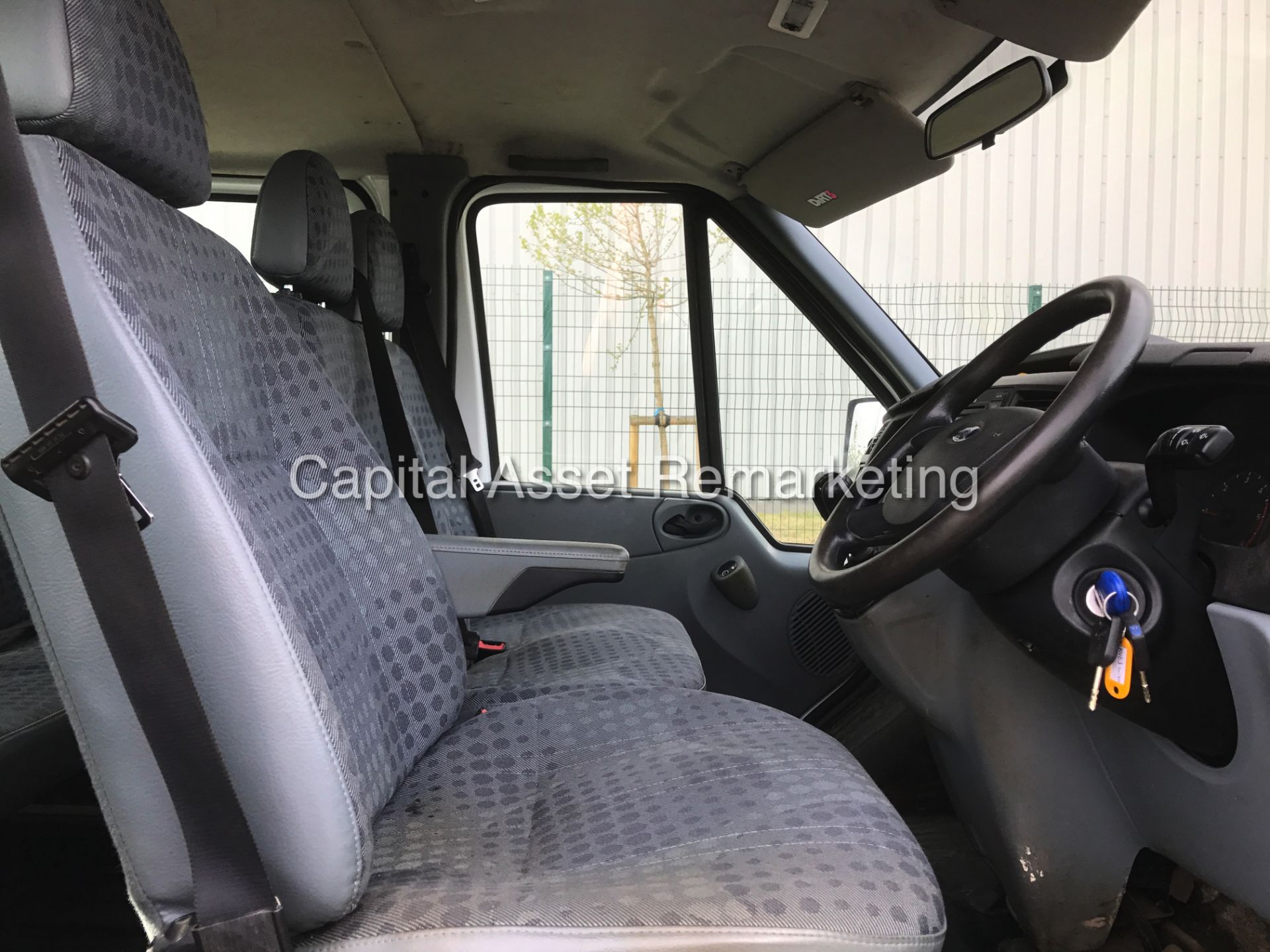 (ON SALE) FORD TRANSIT 125 T350 'D/CAB TIPPER' (2014 MODEL) **LOW MILES** (1 COMPANY OWNER FROM NEW) - Image 8 of 17