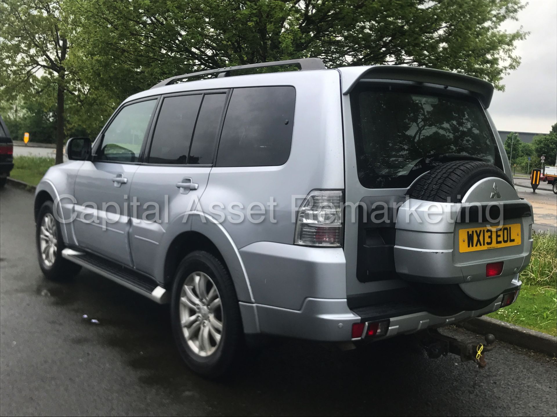 MITSUBISHI SHOGUN 'LWB - 7 SEATER' (2013) '3.2 DI-D - AUTO - LEATHER - SAT NAV' (1 OWNER FROM NEW) - Image 4 of 30