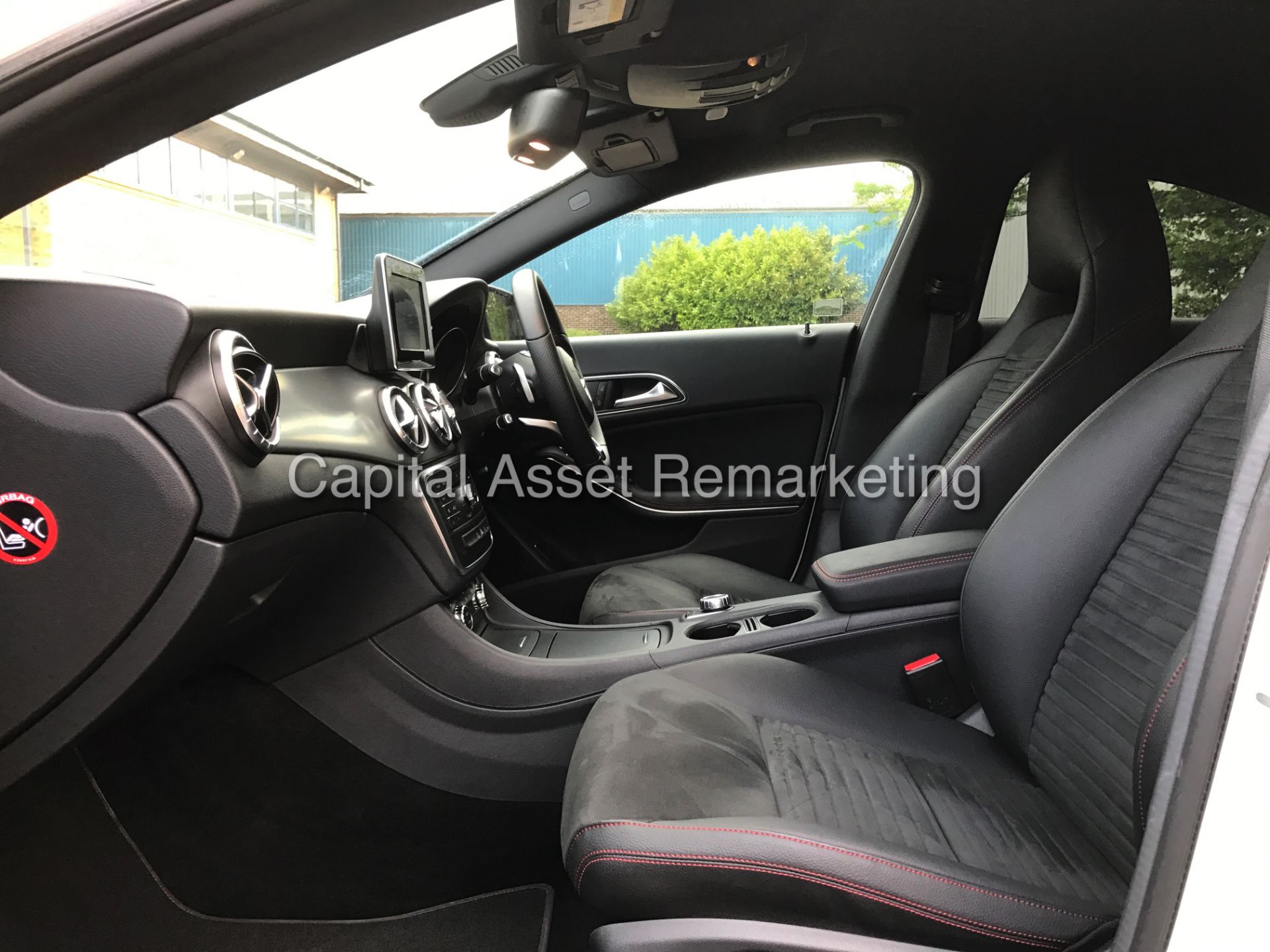 MERCEDES-BENZ CLA 220d 'AMG - NIGHT EDITION' (2015) '7-G AUTO - LEATHER - SAT NAV' *HUGE SPEC* - Image 14 of 24