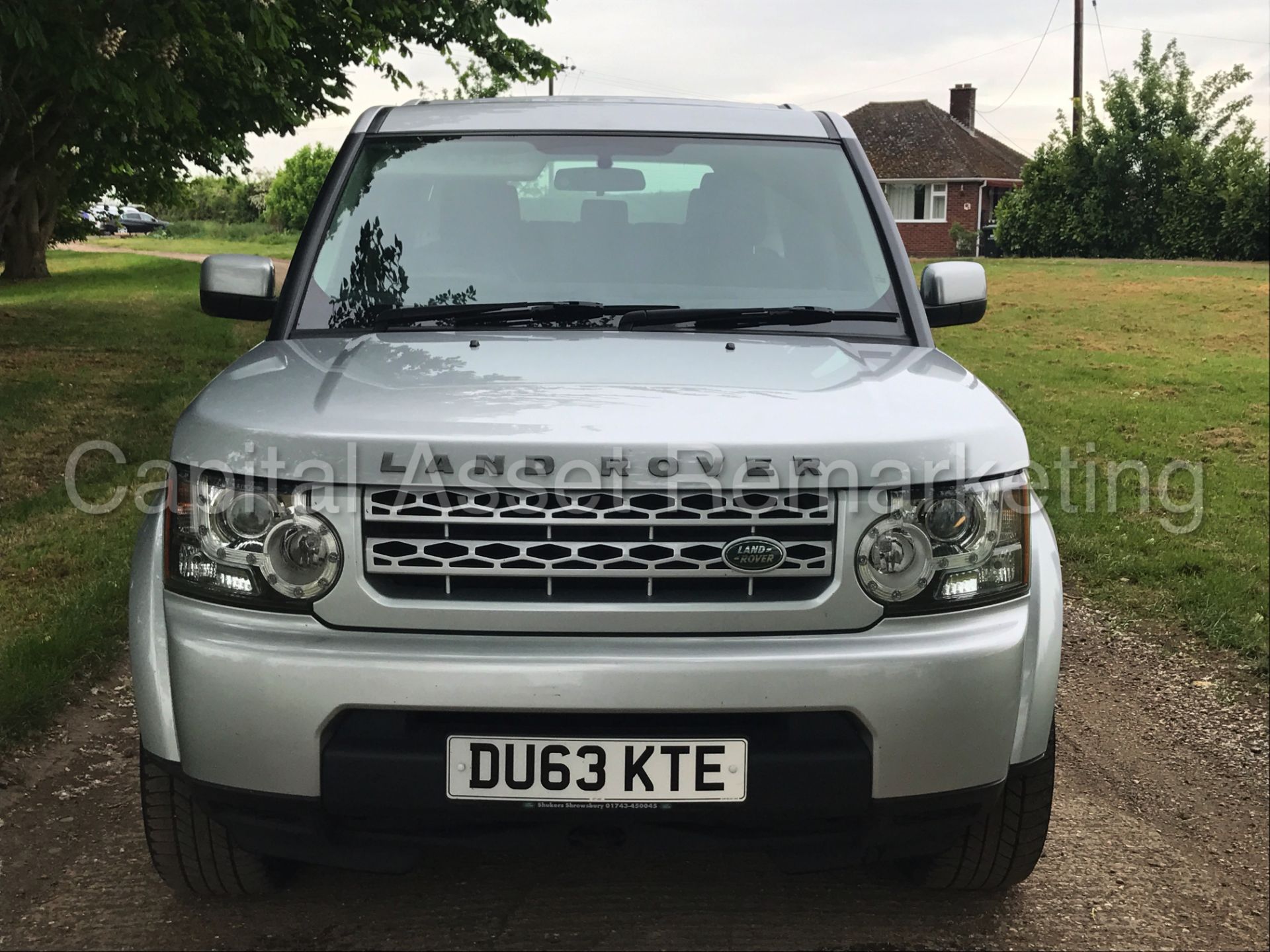 (On sale) LAND ROVER DISCOVERY 4 (2014 MODEL) '3.0 SDV6 -AUTO- 255 BHP - 7 SEATER'(1 OWNER FROM NEW) - Image 10 of 42