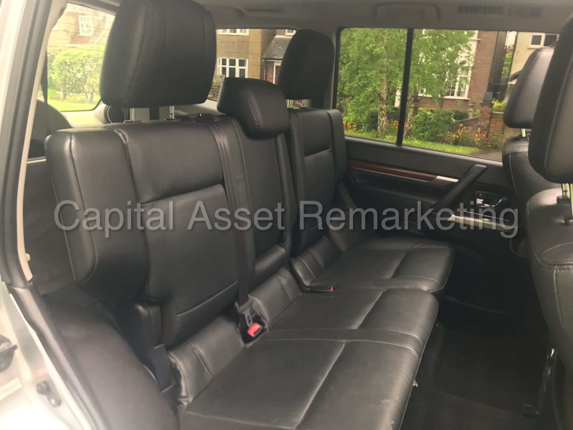 MITSUBISHI SHOGUN 'LWB - 7 SEATER' (2013) '3.2 DI-D - AUTO - LEATHER - SAT NAV' (1 OWNER FROM NEW) - Image 20 of 30