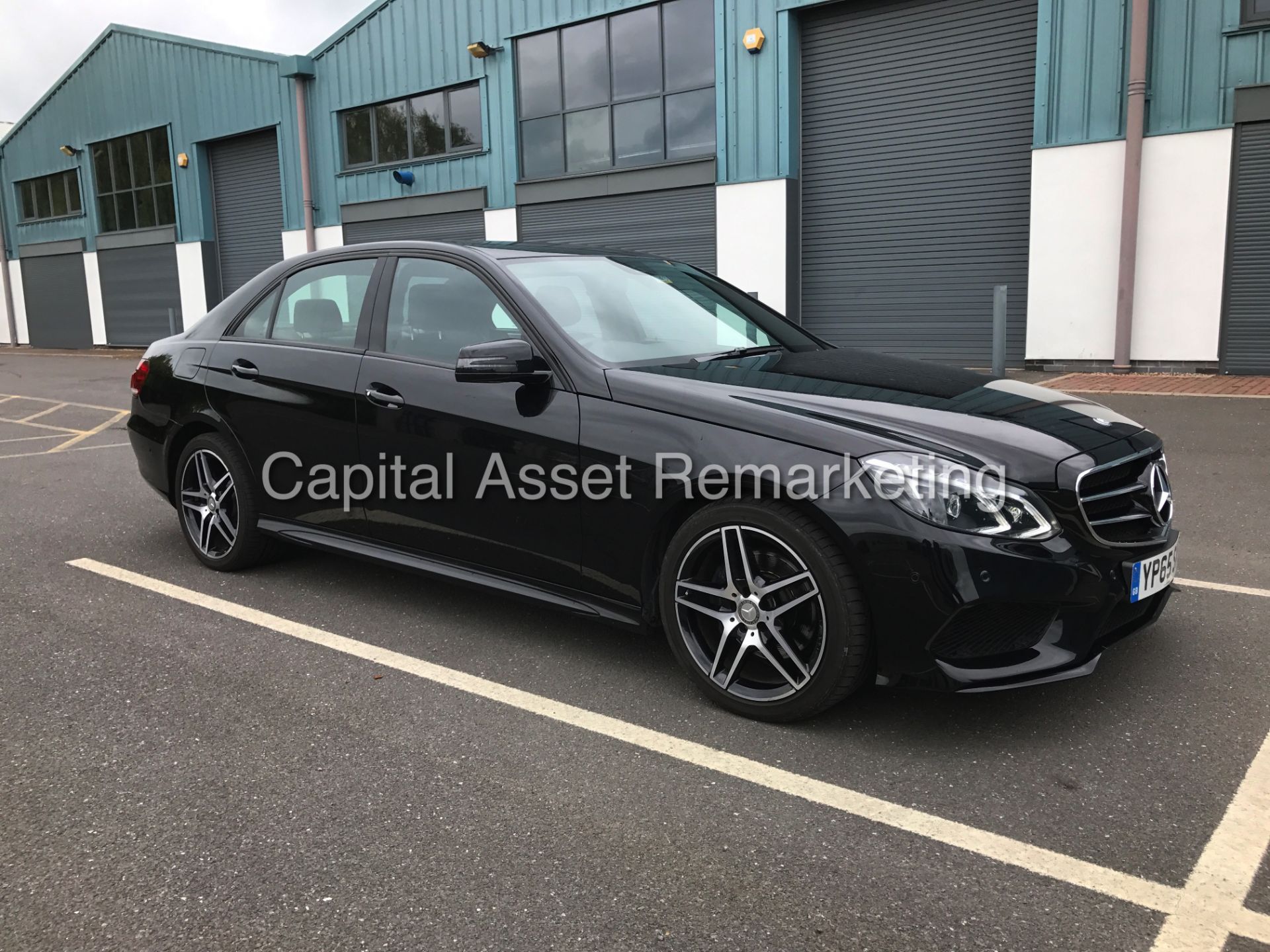(On sale) MERCEDES-BENZ E220d 'AMG - NIGHT EDITION' (2016 MODEL) '7-G TRONIC - - SAT NAV' (1 OWNER)