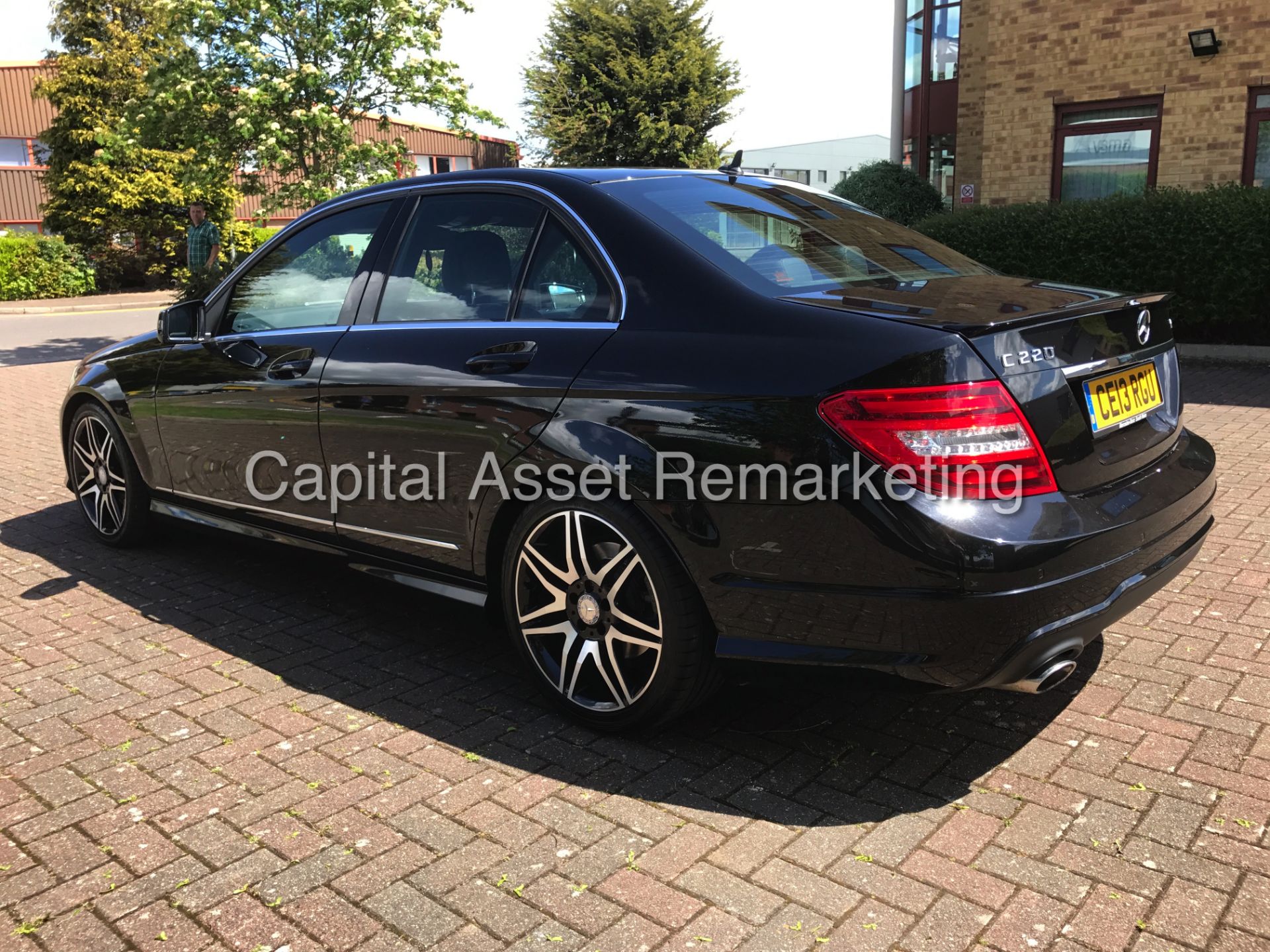 MERCEDES-BENZ C220 CDI 'AMG SPORT PLUS' (2013) '7-G AUTO - LEATHER - SAT NAV' **MASSIVE SPEC** - Image 7 of 23