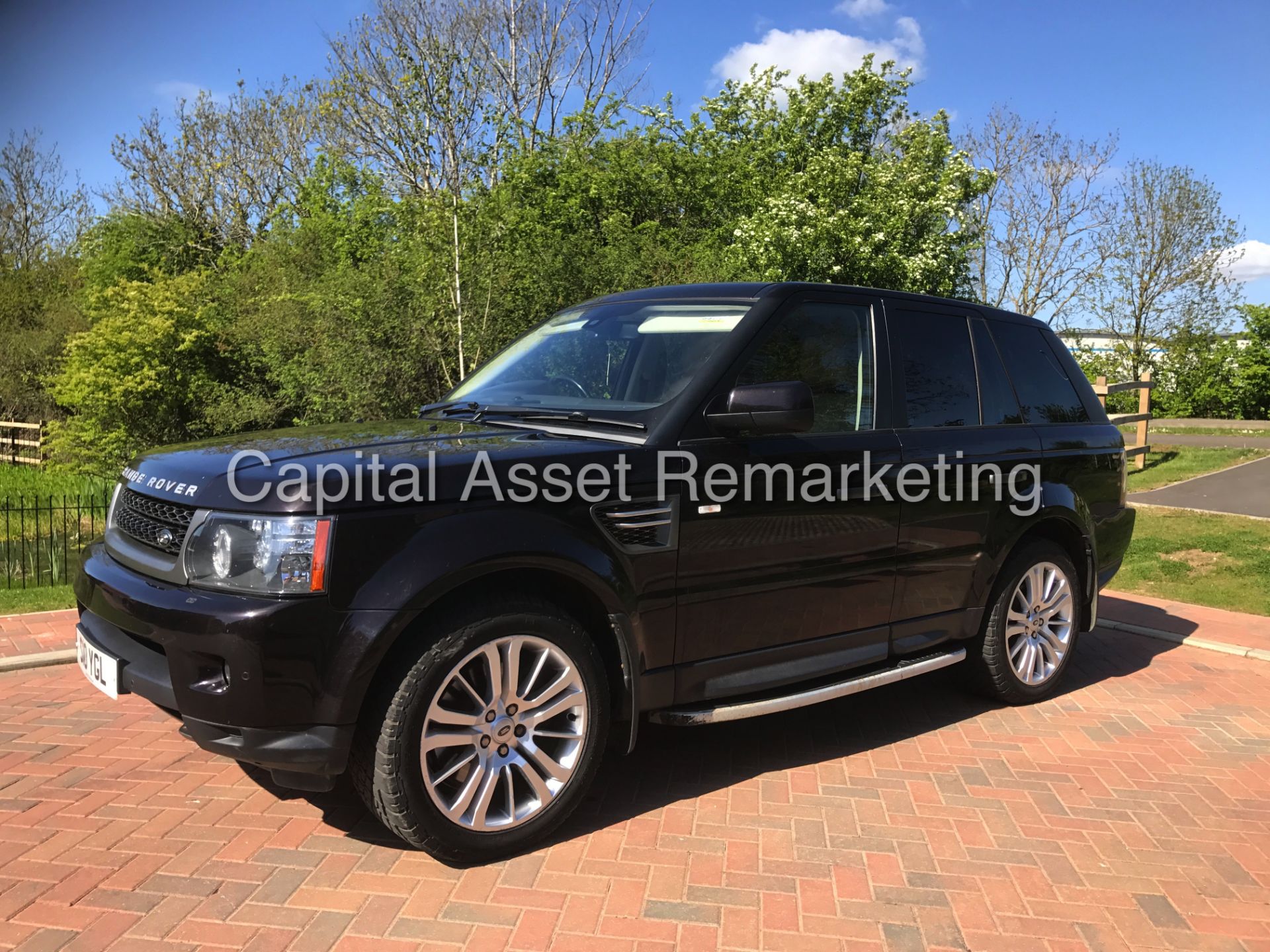 RANGE ROVER SPORT 3.0"TDV6" HSE AUTO - (2010 MODEL) NEW SHAPE - HUGH SPEC - SERVICE HISTORY - WOW!!! - Image 3 of 23