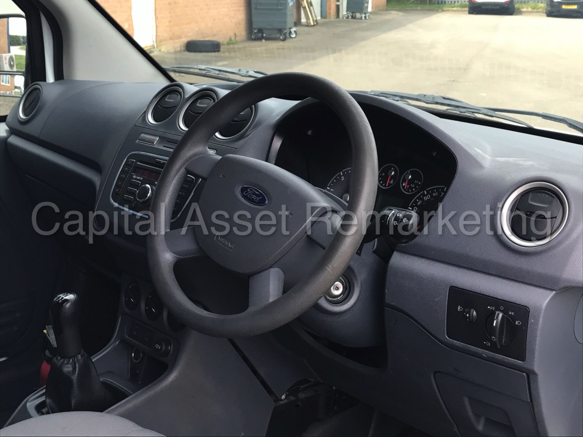 FORD TRANSIT CONNECT 90 T220 (2013 MODEL) '1.8 TDCI - 5 SPEED' *AIR CON* (1 COMPANY OWNER) - Image 13 of 24