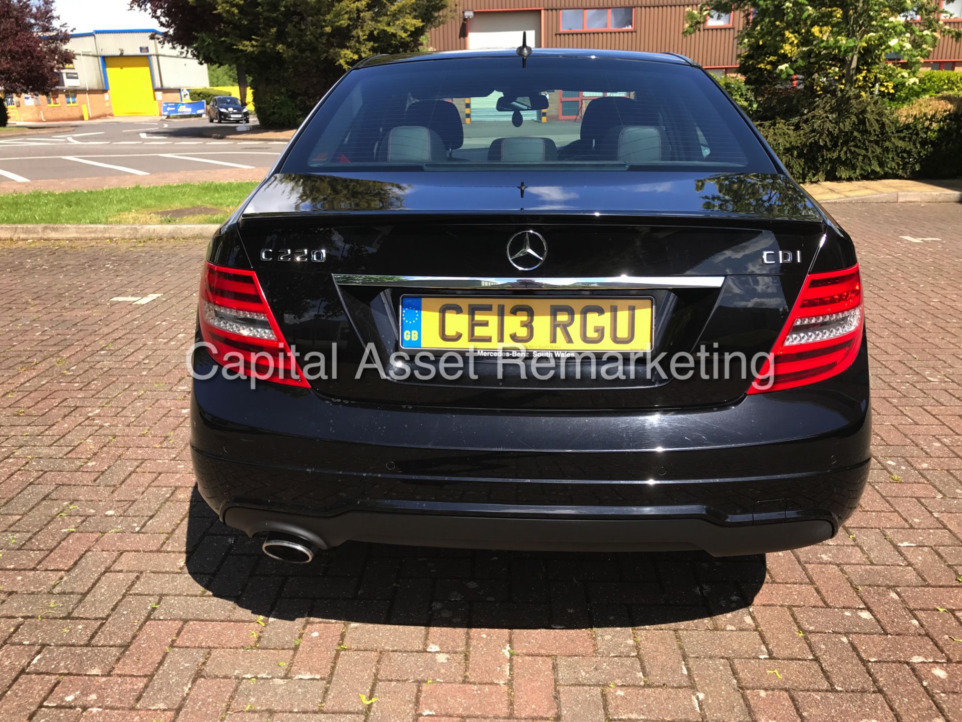 MERCEDES-BENZ C220 CDI 'AMG SPORT PLUS' (2013) '7-G AUTO - LEATHER - SAT NAV' **MASSIVE SPEC** - Image 6 of 23