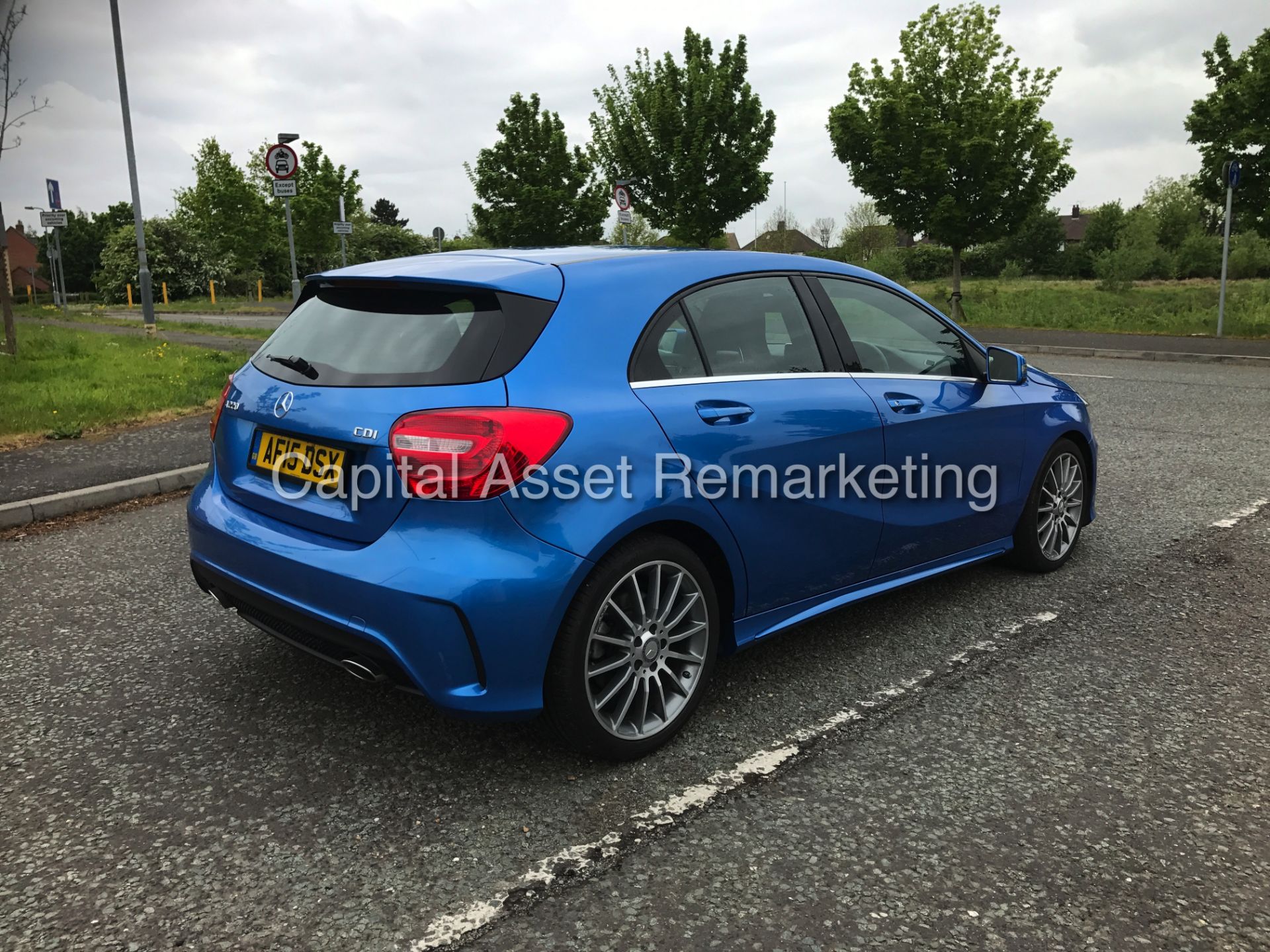 MERCEDES-BENZ A220d 'AMG SPORT' (2015) '7-G AUTO - LEATHER - SAT NAV' *HUGE SPEC* (1 OWNER) - Image 5 of 24