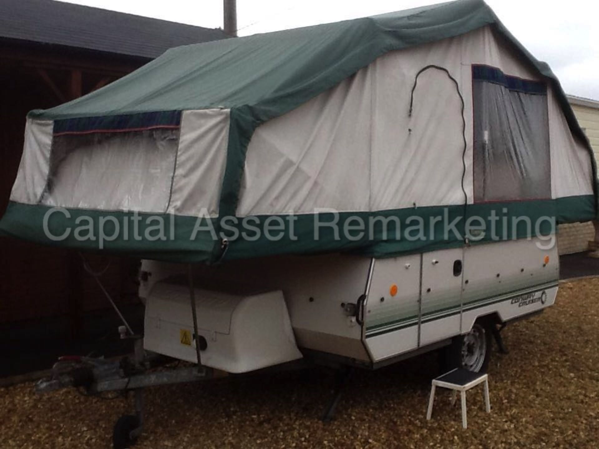 CONWAY CRUISER  6 BERTH 'LIGHTWEIGHT' TRAILER TENT SINGLE AXLE 2002 / 2003 MODEL VINYL GRAPHICS FULL - Image 2 of 13