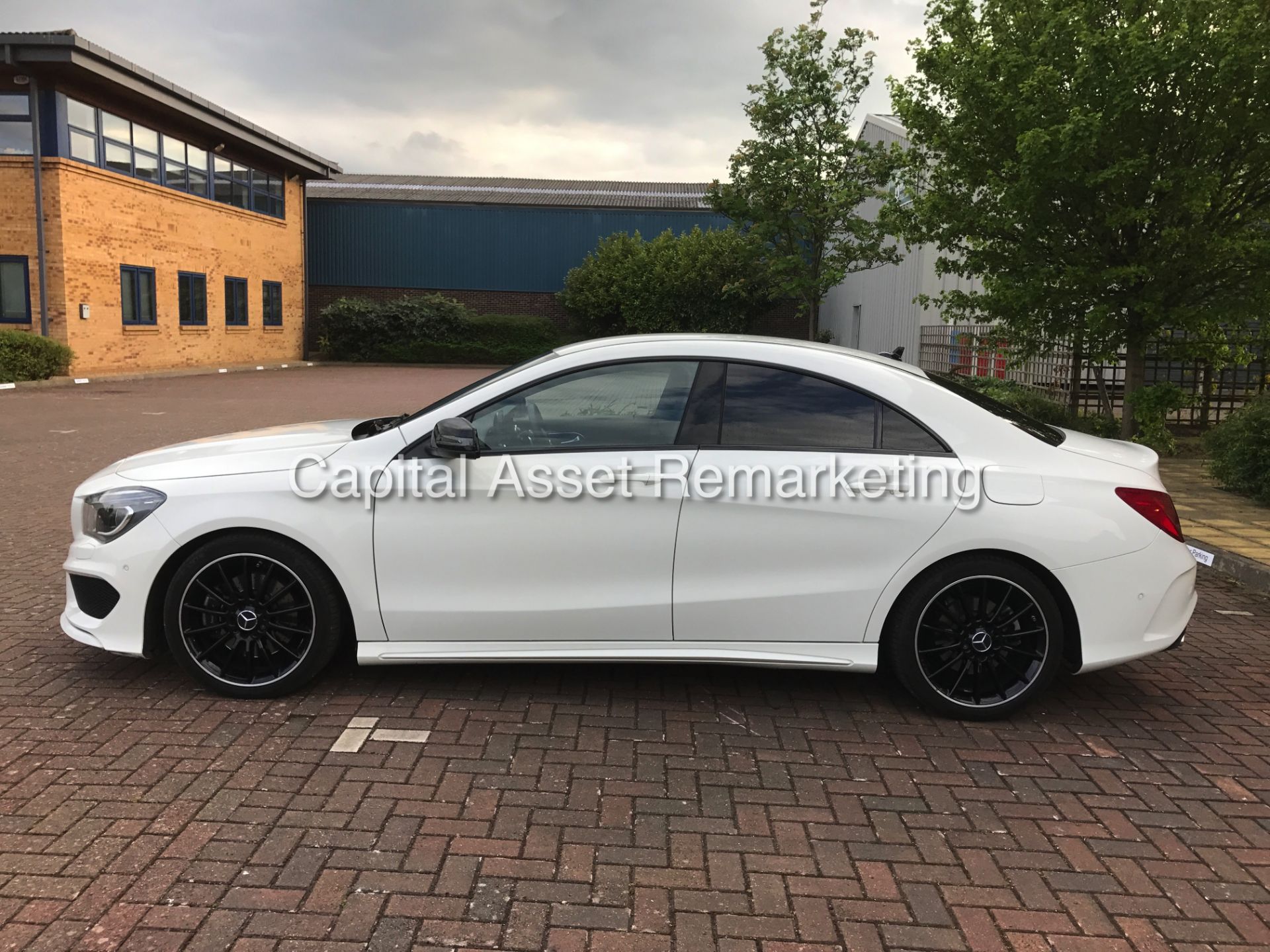 MERCEDES-BENZ CLA 220d 'AMG - NIGHT EDITION' (2015) '7-G AUTO - LEATHER - SAT NAV' *HUGE SPEC* - Image 4 of 24