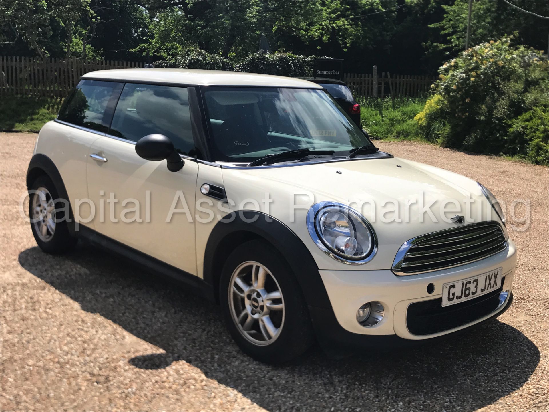 MINI 'ONE EDITION' 3 DOOR HATCHBACK (2014 MODEL) '1.6 DIESEL - STOP / START - AIR CON' (NO VAT) - Image 2 of 26