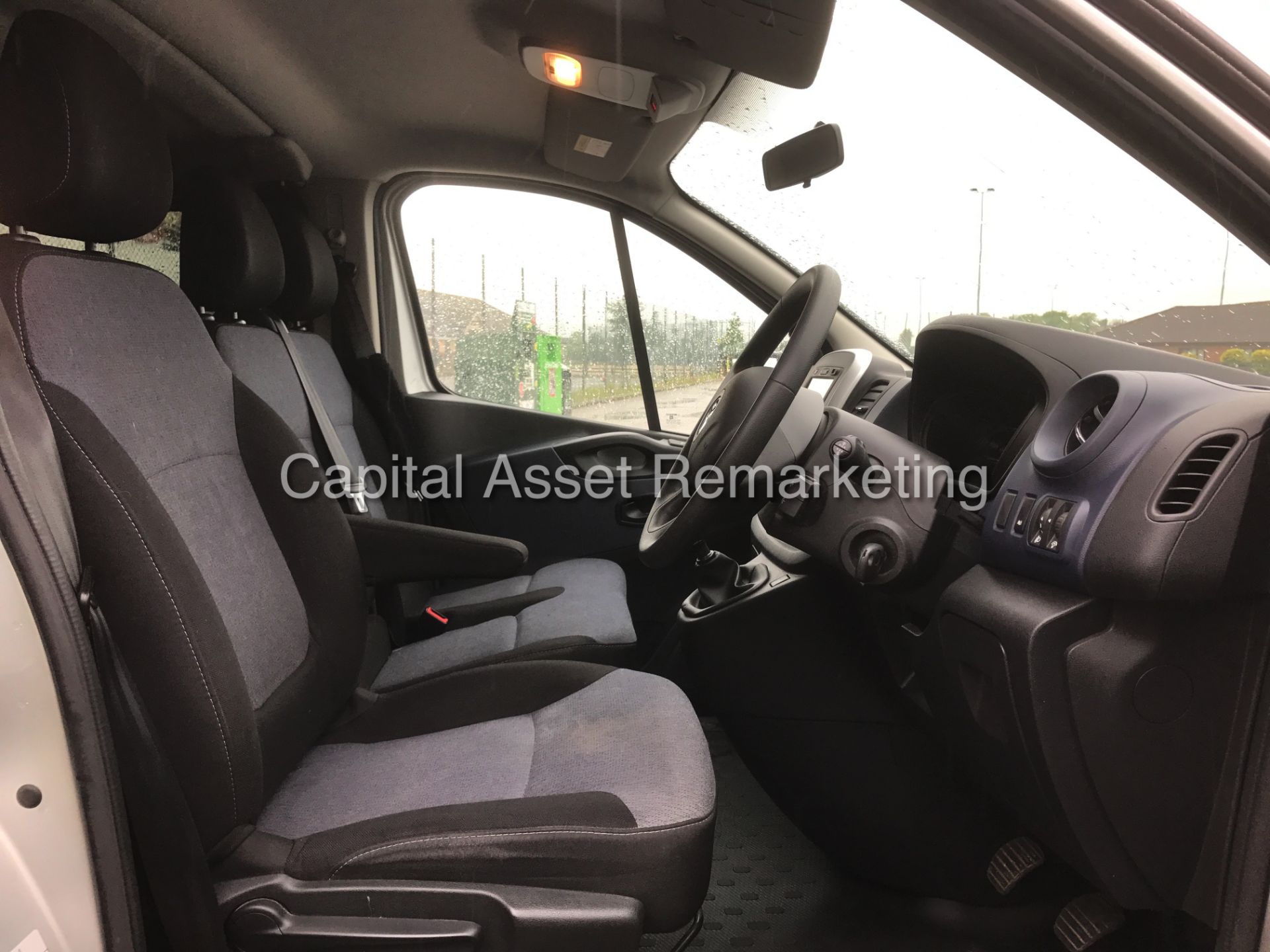 VAUXHALL VIVARO 1.6CDTI"115" 6 SPEED - LWB 9 SEATER "MPV" MINIBUS - 2016 MODEL - LOW MILES - WOW!!! - Image 9 of 20