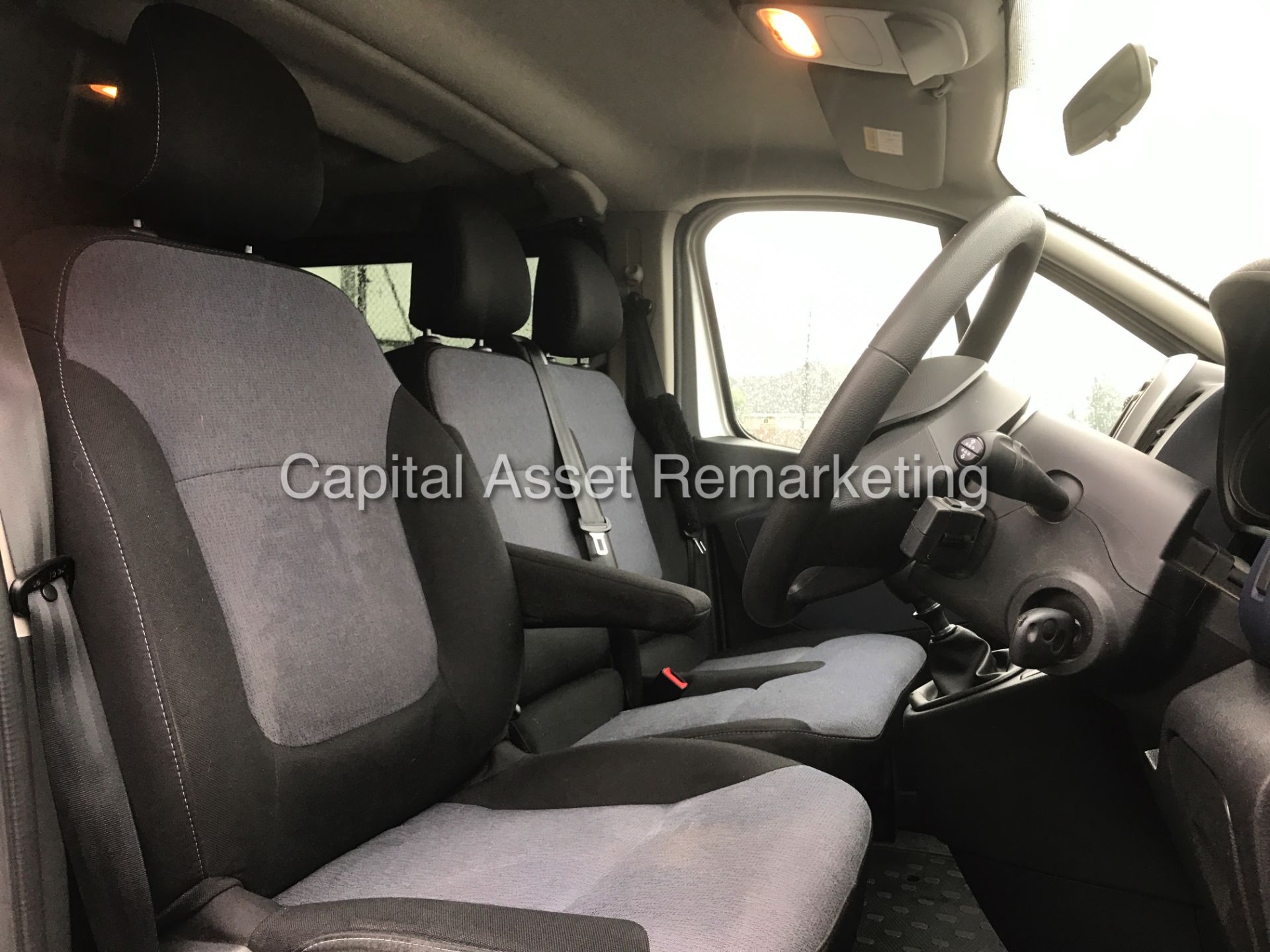 VAUXHALL VIVARO 1.6CDTI"115" 6 SPEED - LWB 9 SEATER "MPV" MINIBUS - 2016 MODEL - LOW MILES - WOW!!! - Image 11 of 20