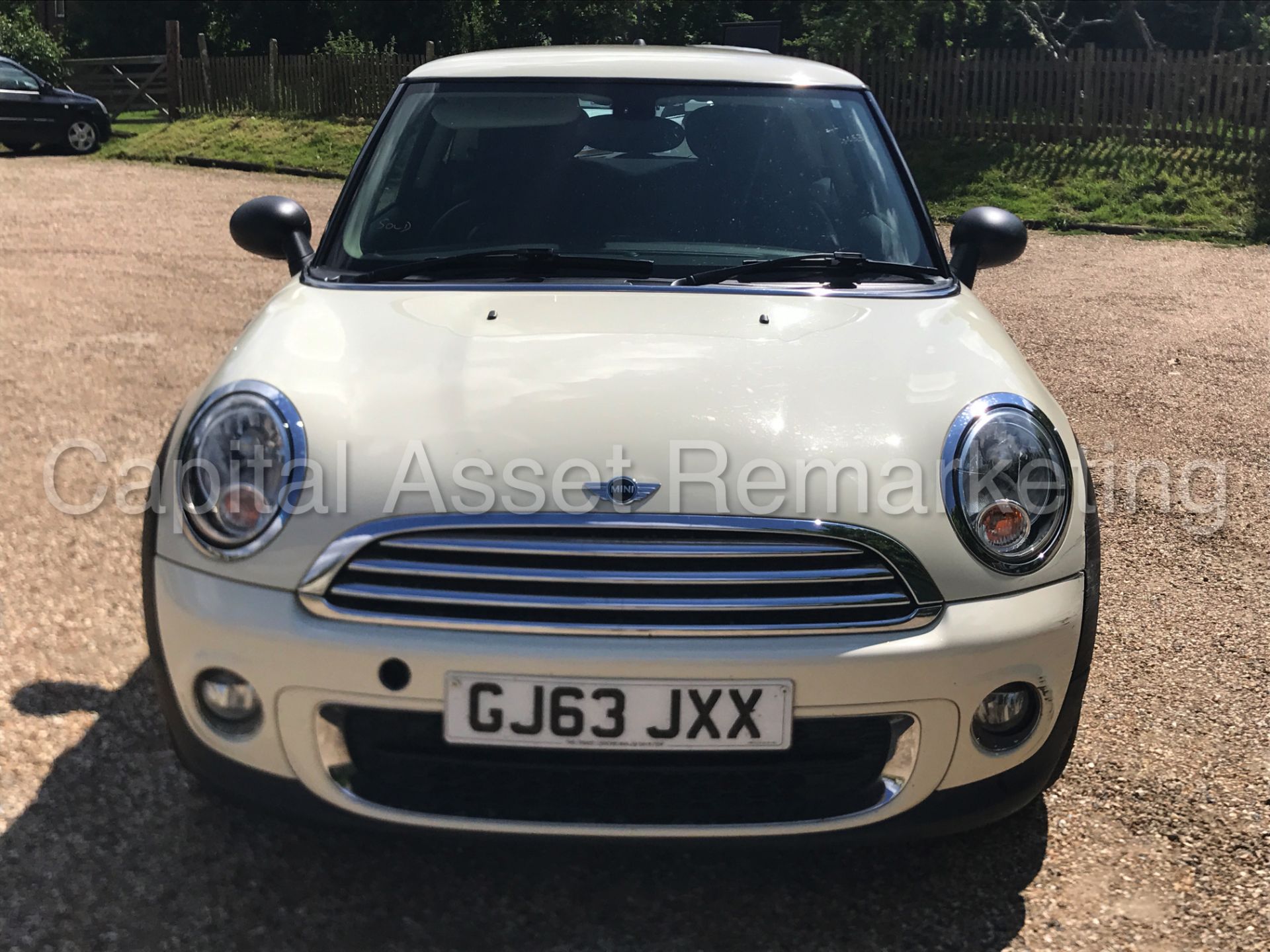 MINI 'ONE EDITION' 3 DOOR HATCHBACK (2014 MODEL) '1.6 DIESEL - STOP / START - AIR CON' (NO VAT) - Image 3 of 26