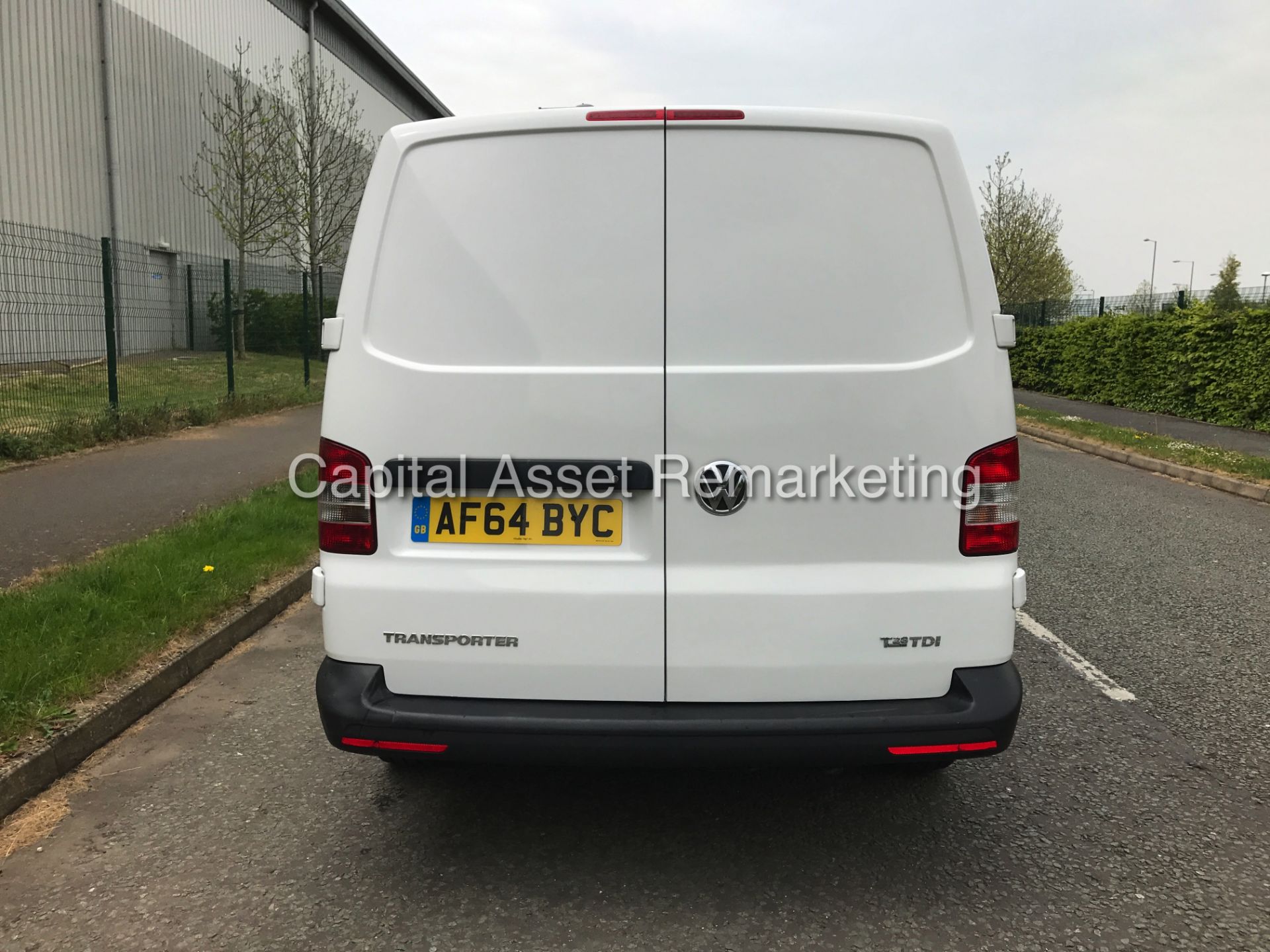 VOLKSWAGEN TRANSPORTER 2.0TDI "102"BHP - (2015) MODEL - 1 OWNER - ELEC PACK - GREAT SPEC - LOOK!!! - Image 4 of 21