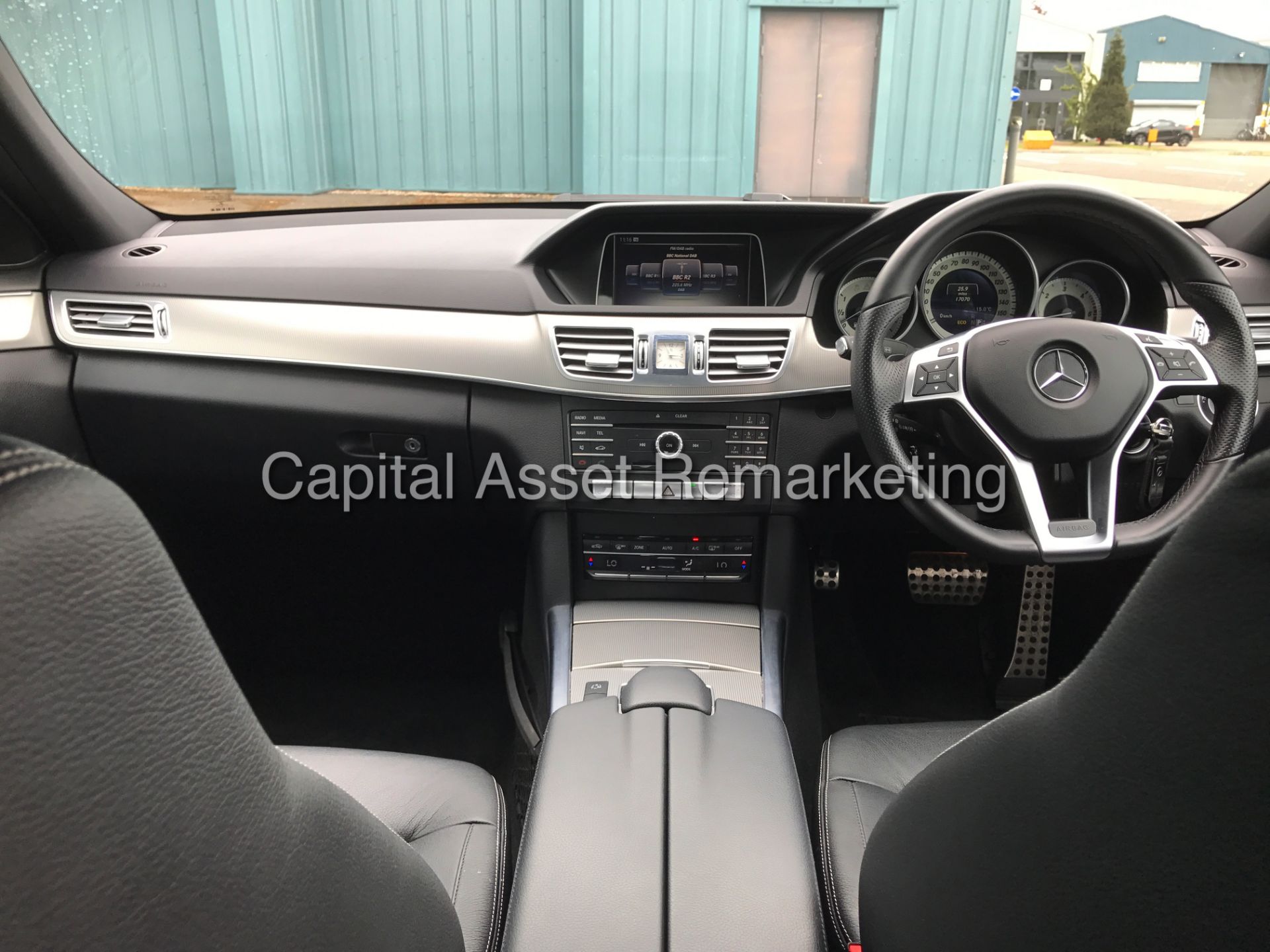 (On sale) MERCEDES-BENZ E220d 'AMG - NIGHT EDITION' (2016 MODEL) '7-G TRONIC - - SAT NAV' (1 OWNER) - Image 13 of 25