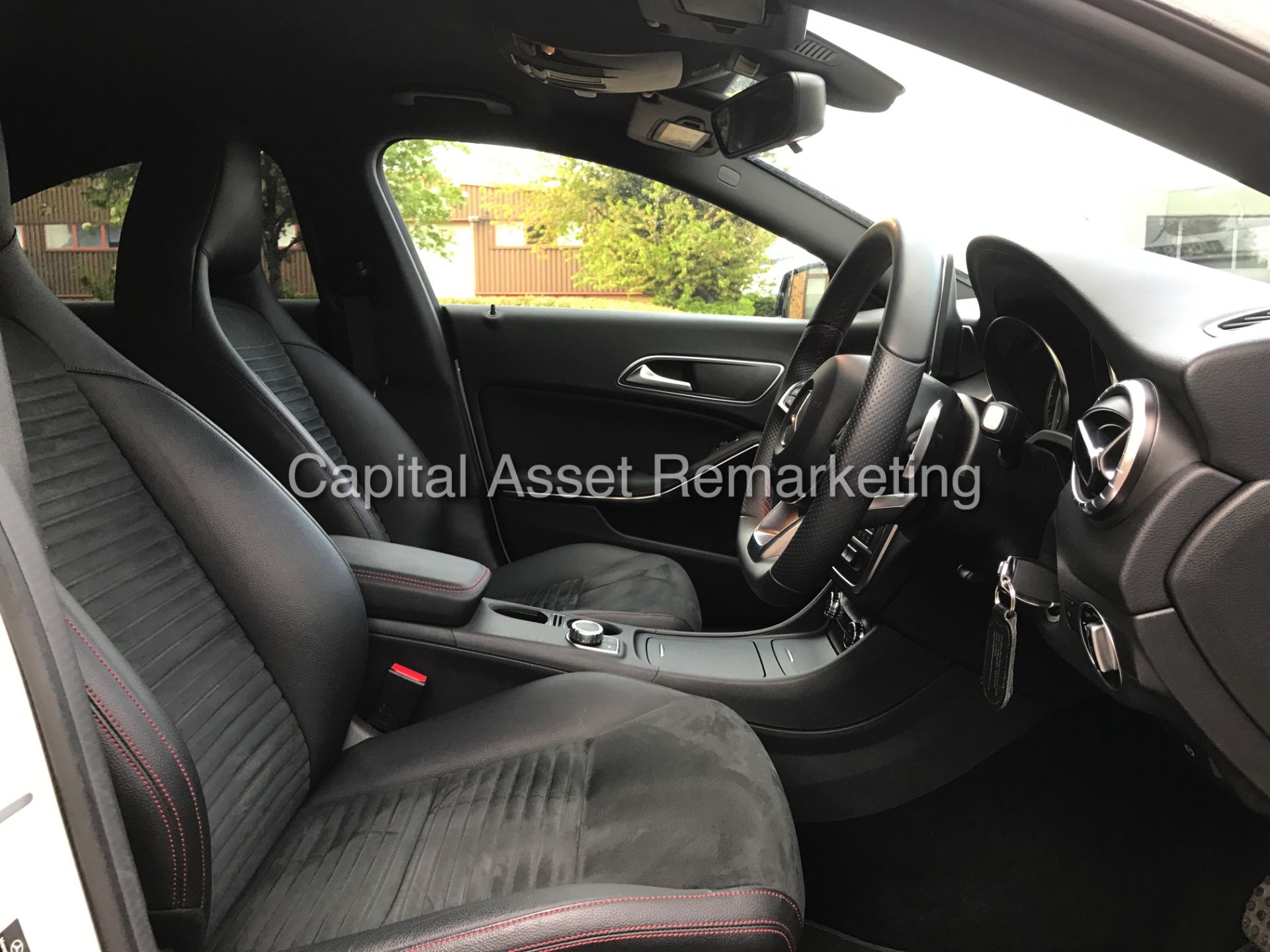 MERCEDES-BENZ CLA 220d 'AMG - NIGHT EDITION' (2015) '7-G AUTO - LEATHER - SAT NAV' *HUGE SPEC* - Image 10 of 24