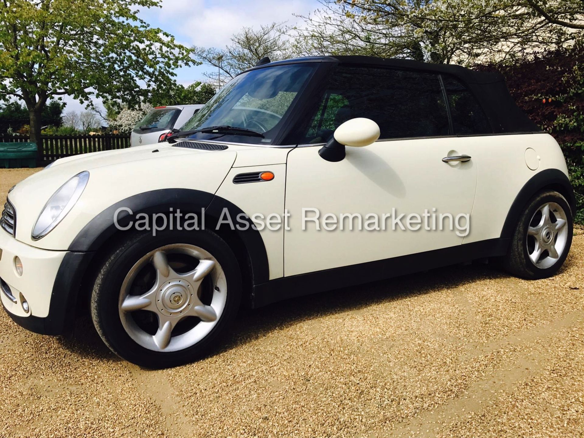 ON SALE MINI "ONE" 1.6 CONVERTIBLE - 06 REG - GENUINE MILES - LEATHER - AIR CON - CHROME PACK - Image 3 of 15