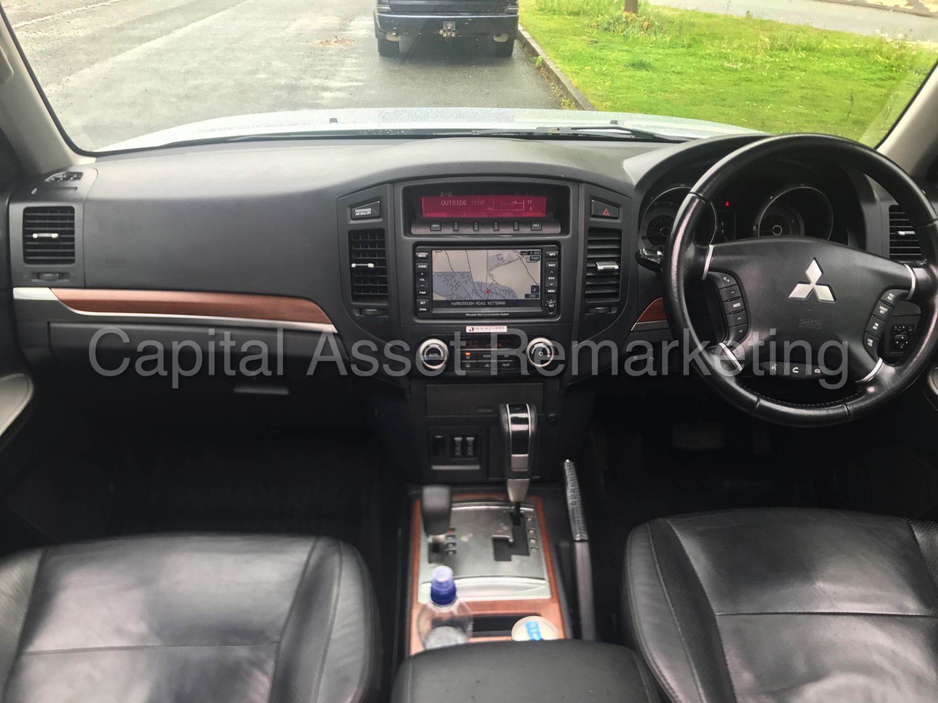 MITSUBISHI SHOGUN 'LWB - 7 SEATER' (2013) '3.2 DI-D - AUTO - LEATHER - SAT NAV' (1 OWNER FROM NEW) - Image 21 of 30