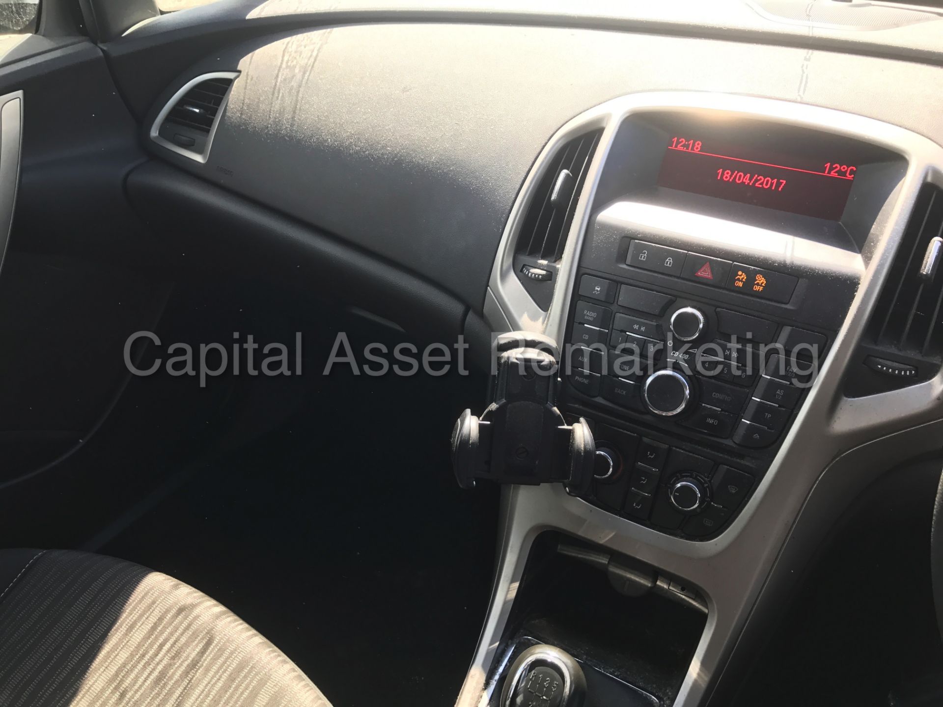 VAUXHALL ASTRA 'EXCLUSIVE' (2012 MODEL) '1.7 CDTI - ECOFLEX - 6 SPEED' **AIR CON** (1 OWNER) - Image 23 of 25