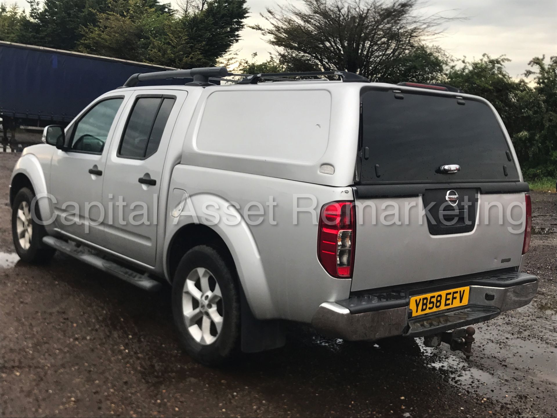 On Sale -NISSAN NAVARA 'AVENTURA' D/CAB PICK-UP (2009 MODEL) '2.5 DCI - 6 SPEED - LEATHER - SAT NAV' - Image 6 of 32