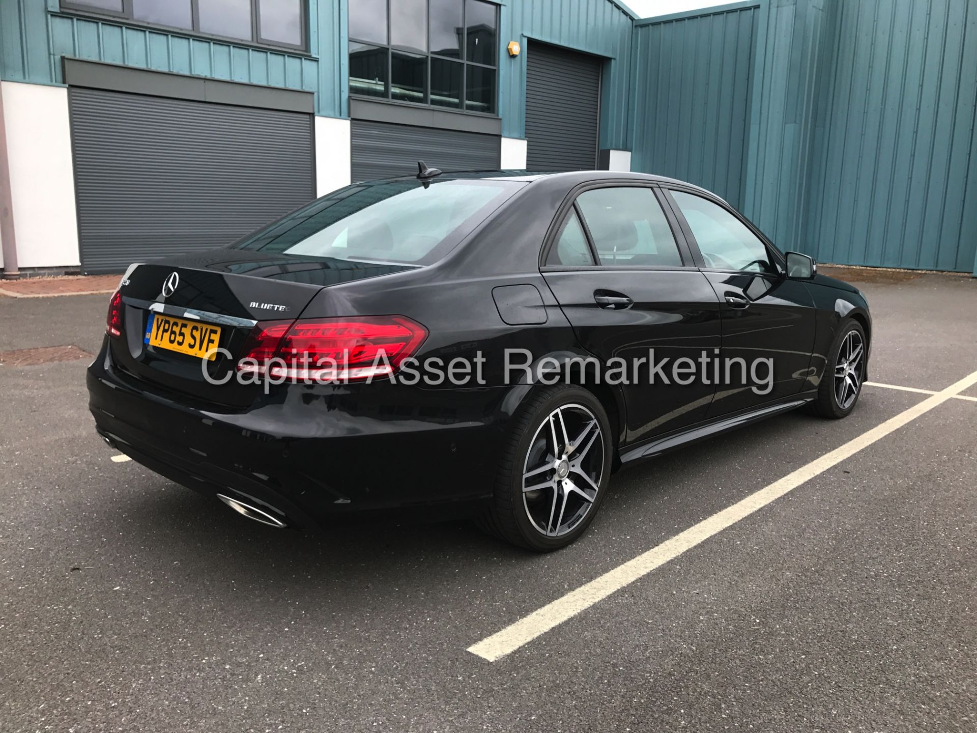 (On sale) MERCEDES-BENZ E220d 'AMG - NIGHT EDITION' (2016 MODEL) '7-G TRONIC - - SAT NAV' (1 OWNER) - Image 7 of 25