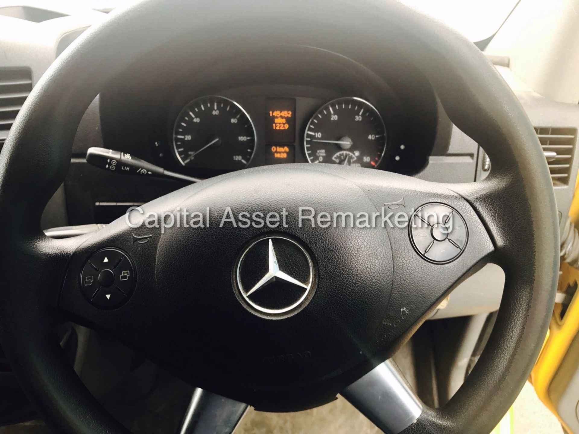 MERCEDES-BENZ SPRINTER 313 CDI 'MWB HI-ROOF' (2014 MODEL) '130 BHP - 6 SPEED' (1 COMPANY OWNER) - Image 10 of 12