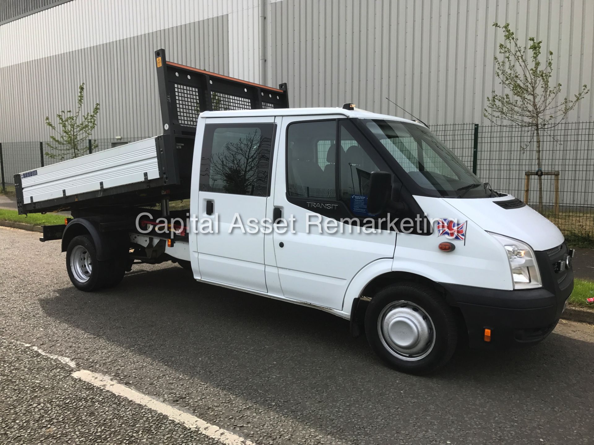 (ON SALE) FORD TRANSIT 125 T350 'D/CAB TIPPER' (2014 MODEL) **LOW MILES** (1 COMPANY OWNER FROM NEW) - Image 2 of 17