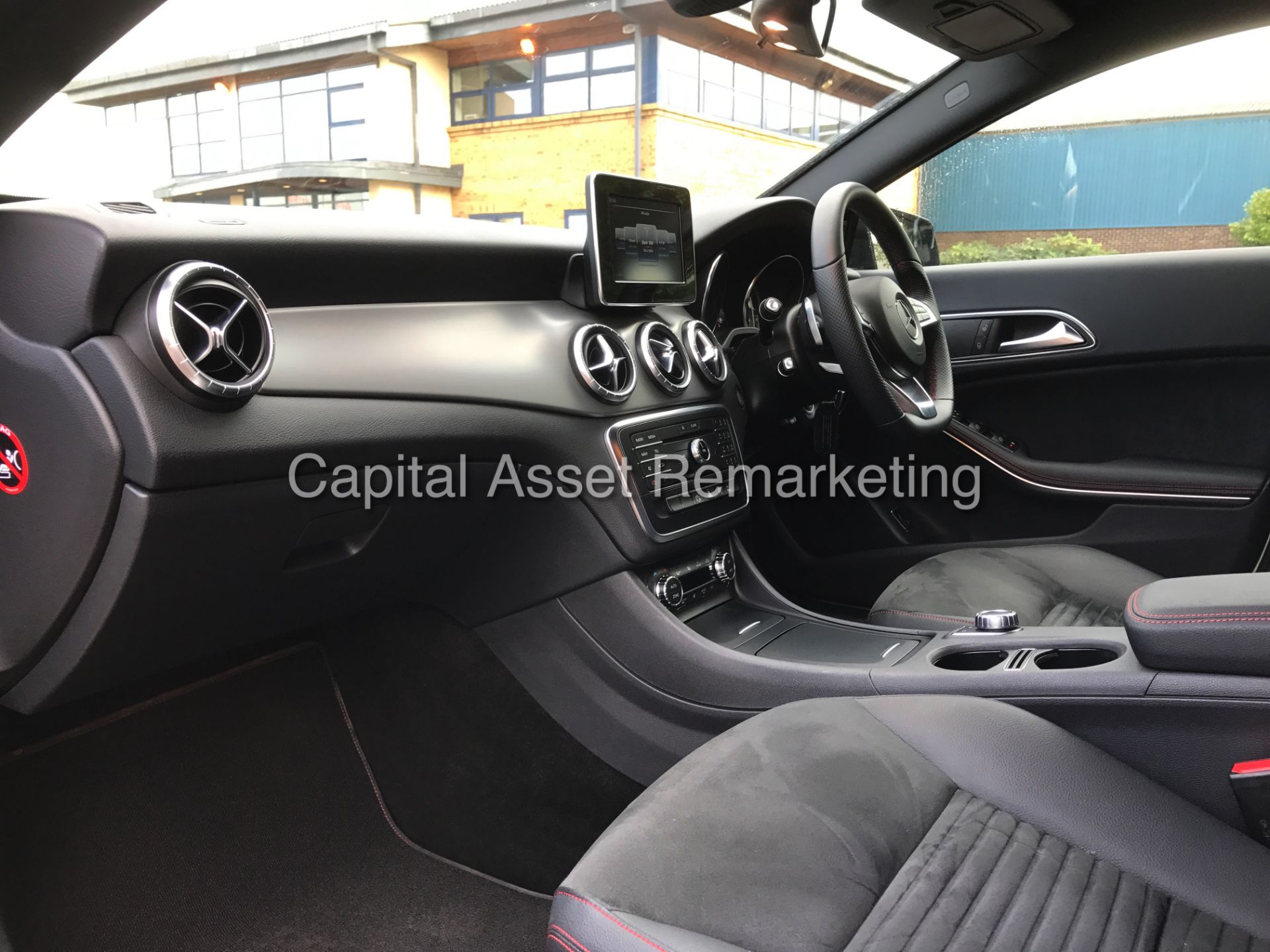 MERCEDES-BENZ CLA 220d 'AMG - NIGHT EDITION' (2015) '7-G AUTO - LEATHER - SAT NAV' *HUGE SPEC* - Image 15 of 24