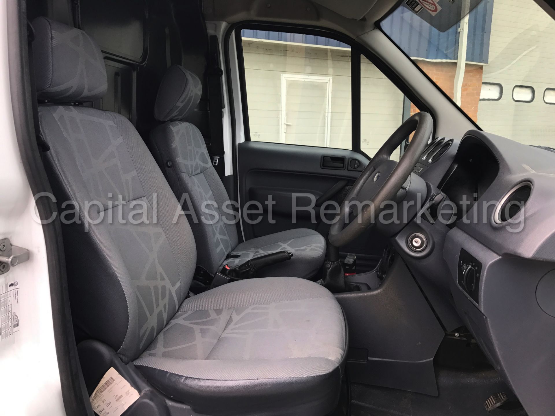 FORD TRANSIT CONNECT 90 T220 (2013 MODEL) '1.8 TDCI - 5 SPEED' *AIR CON* (1 COMPANY OWNER) - Image 14 of 24
