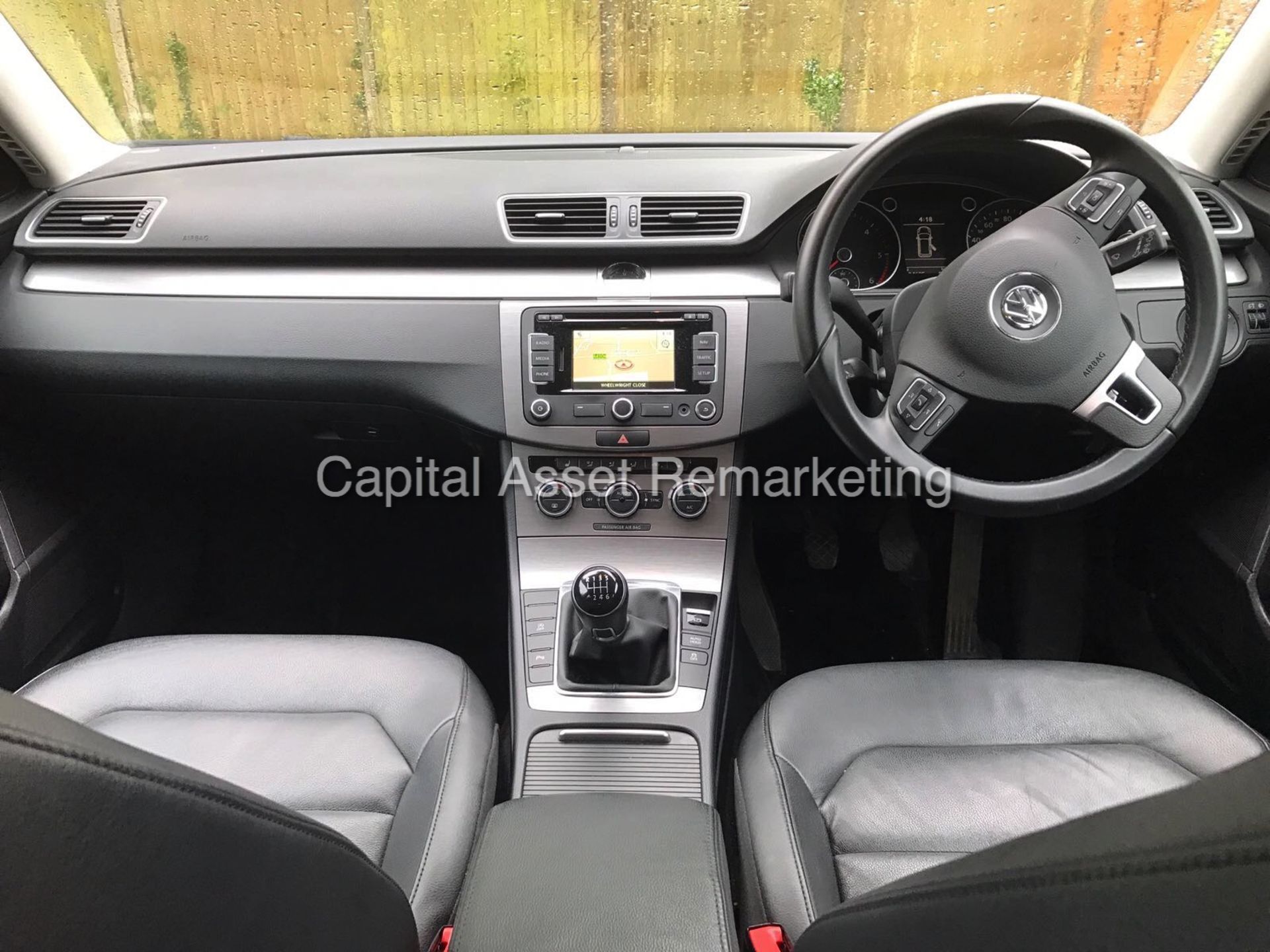 VOLKSWAGEN PASSAT 1.6TDI "105BHP - 6 SPEED" (2015 MODEL) EXECUTIVE TECH - 1 OWNER FSH - FULLY LOADED - Image 9 of 19