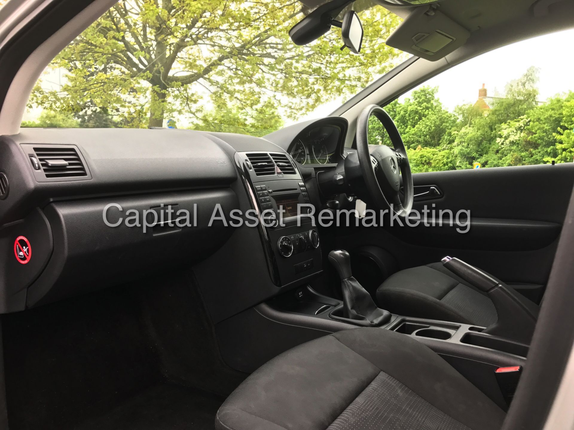 MERCEDES-BENZ A160 BLUEEFFICIENCY 'SE EDITION' (2011 MODEL) **LOW MILES** (55 MPG +) - Image 14 of 21