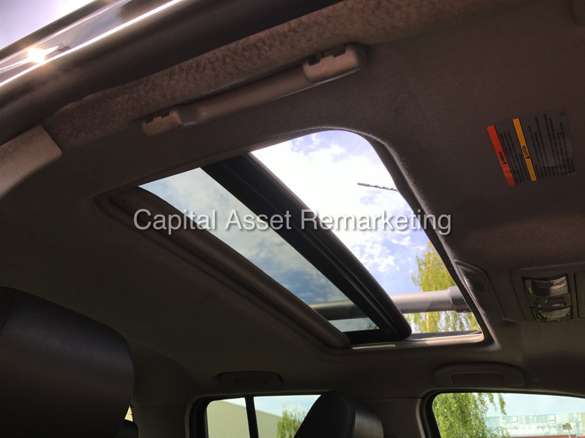 NISSAN NAVARA 2.5DCI "TECNA CONNECT" D/B 4 DOOR (10 REG) FULLY LOADED - NAV - LEATHER - SUN ROOF - Image 12 of 16