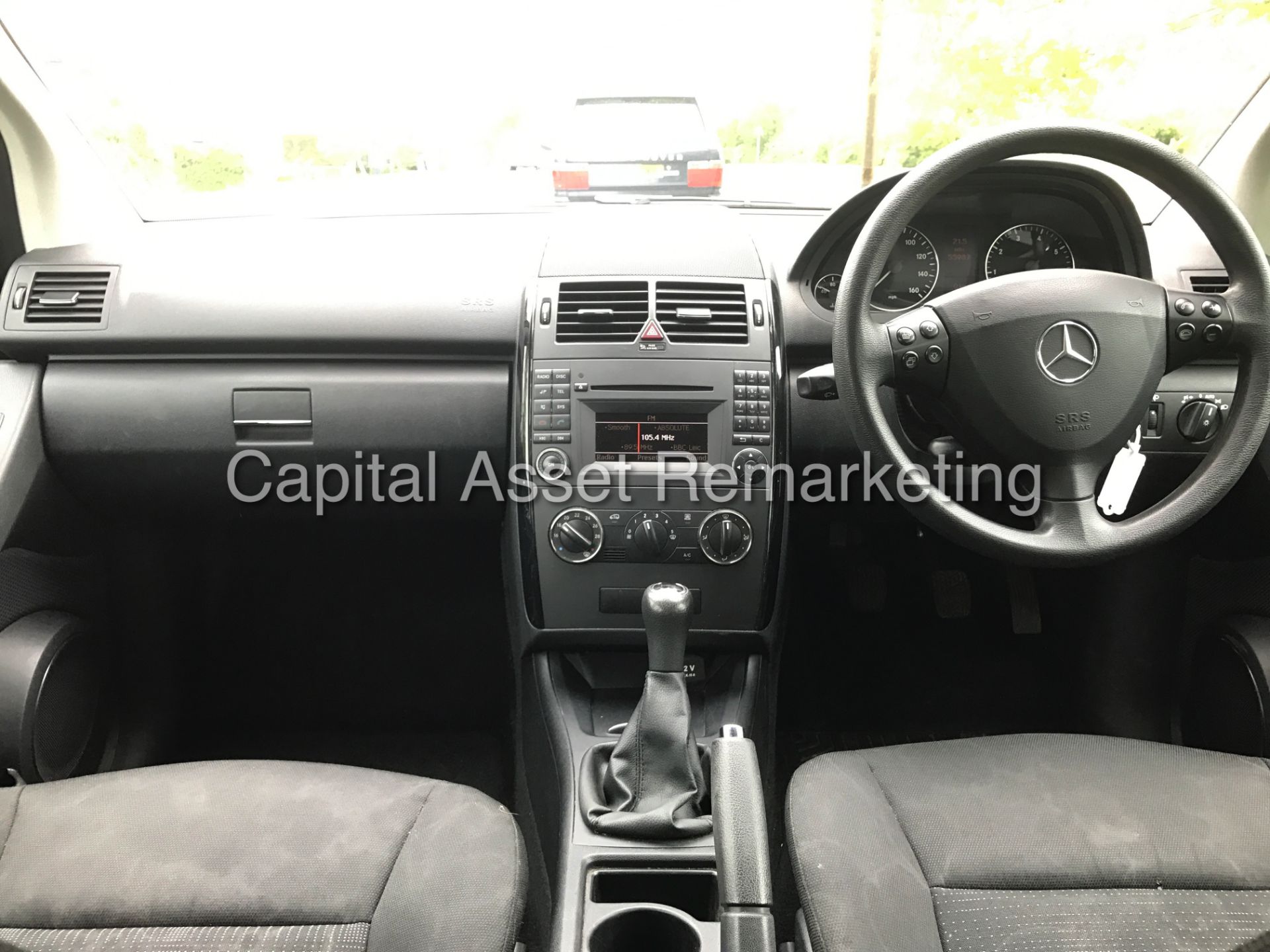 MERCEDES-BENZ A160 BLUEEFFICIENCY 'SE EDITION' (2011 MODEL) **LOW MILES** (55 MPG +) - Image 12 of 21