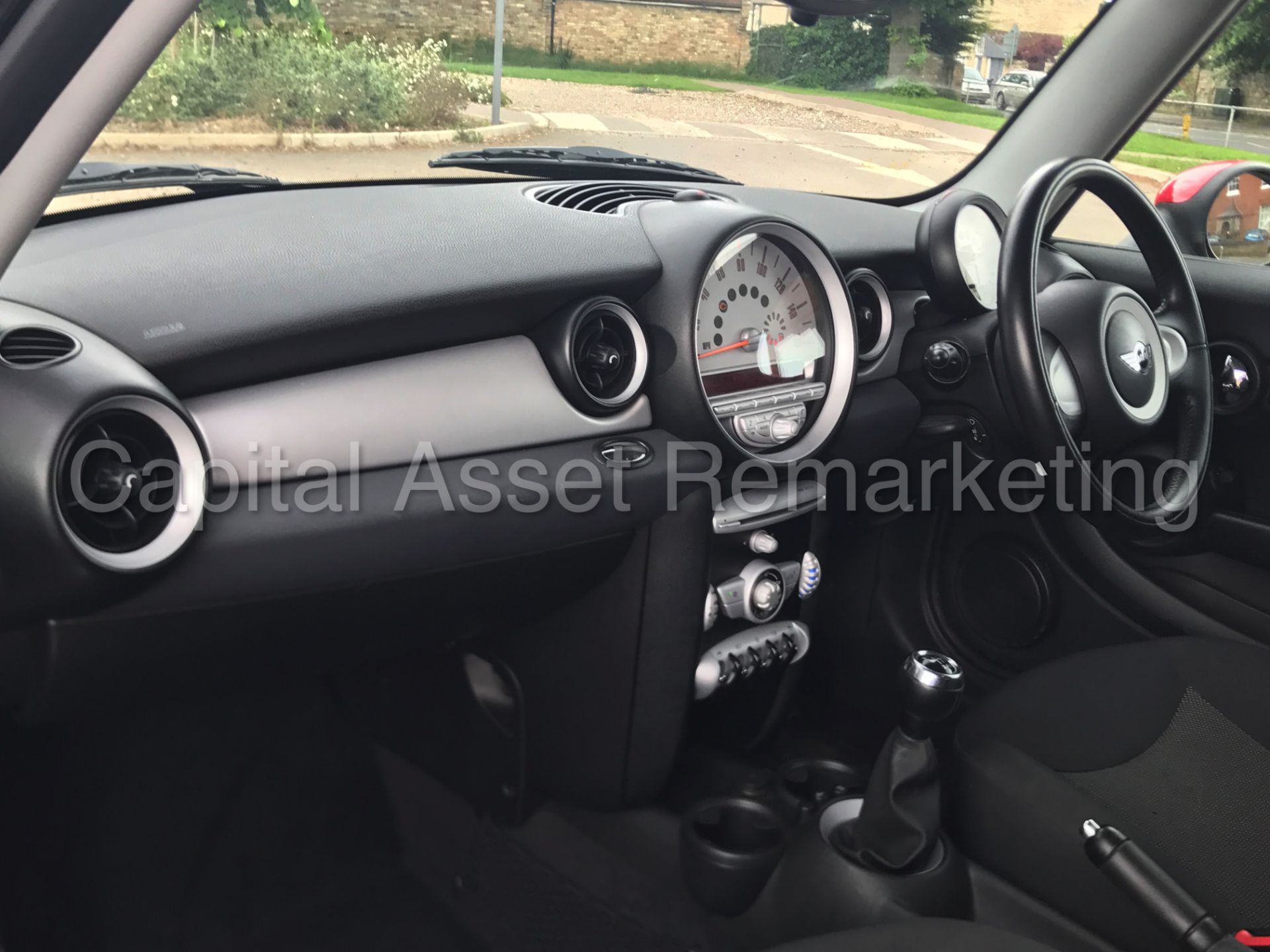 (On Sale) MINI COOPER '3 DOOR HATCHBACK' (2010 MODEL) 1.6 - 6 SPEED - STOP/START - AIR CON' (NO VAT) - Image 18 of 25