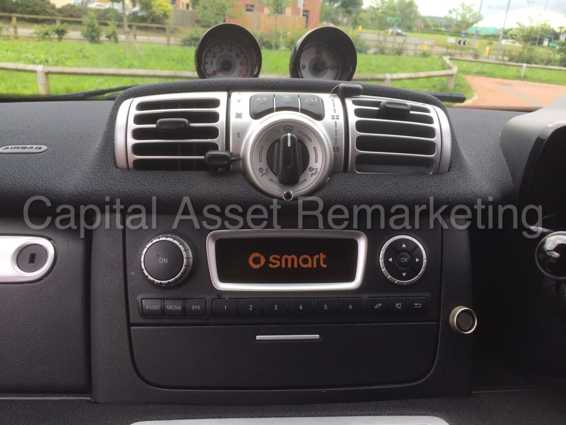 SMART FORTWO 1.0 PETROL "MHD" AUTO - 14 REG - 1 OWNER - AIR CON - ELEC PACK - GREAT SPEC - WOW!!! - Image 13 of 16