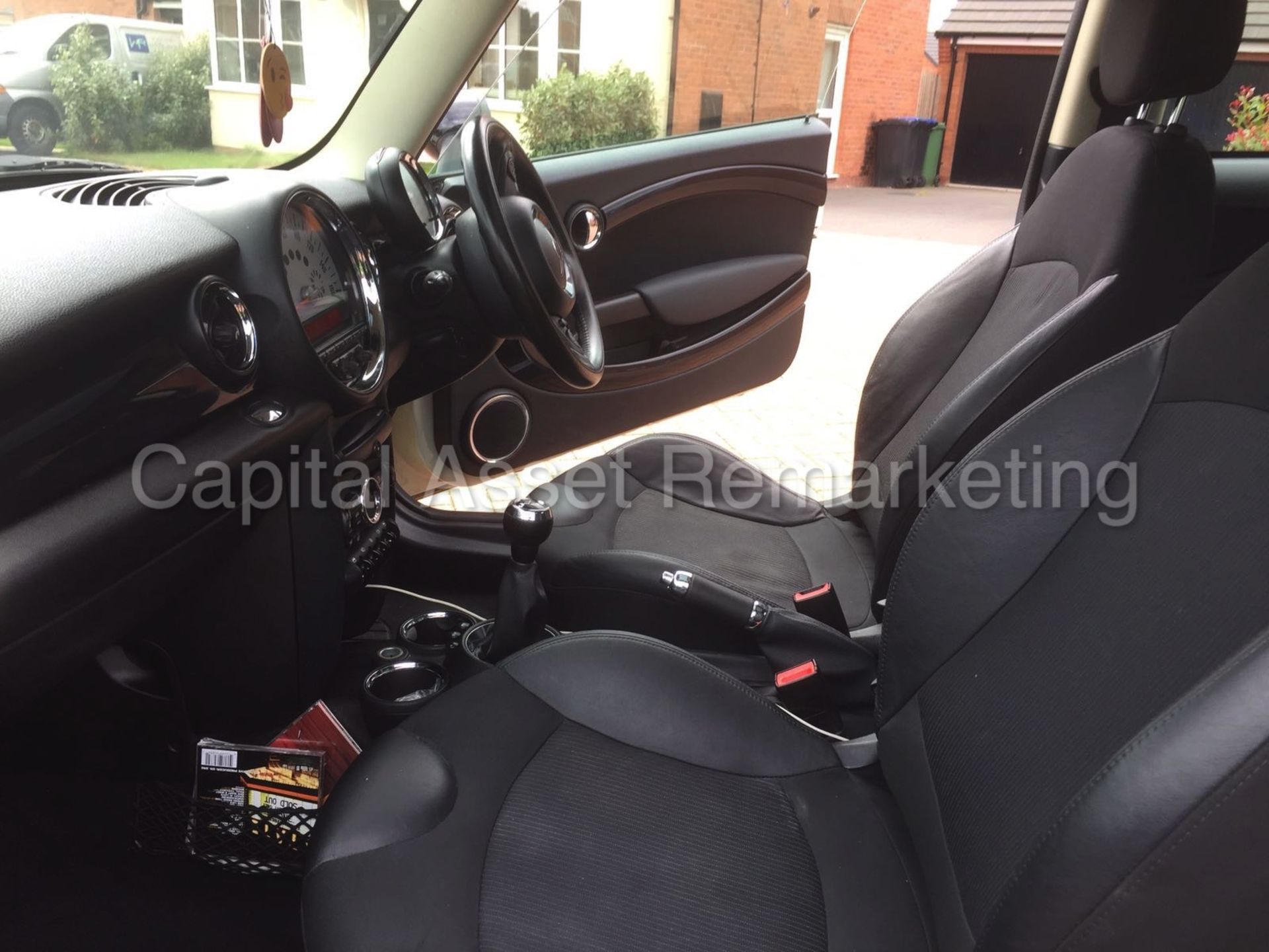 ON SALE MINI COOPER D (2011 MODEL) 1.6 DIESEL-6 SPEED -STOP/START -AIR CON -PAN ROOF' (NO VAT) - Image 9 of 13