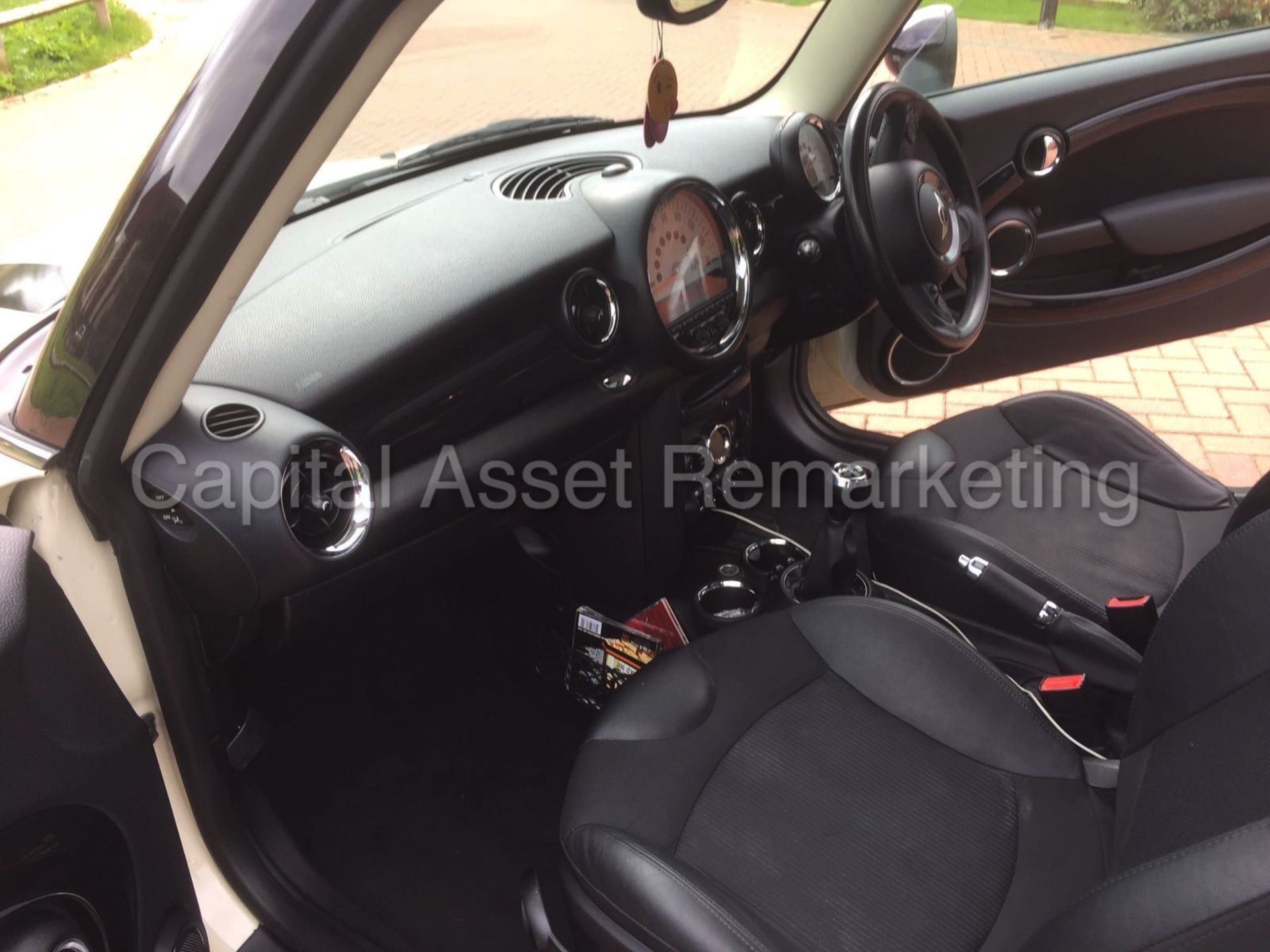 ON SALE MINI COOPER D (2011 MODEL) 1.6 DIESEL-6 SPEED -STOP/START -AIR CON -PAN ROOF' (NO VAT) - Image 10 of 13