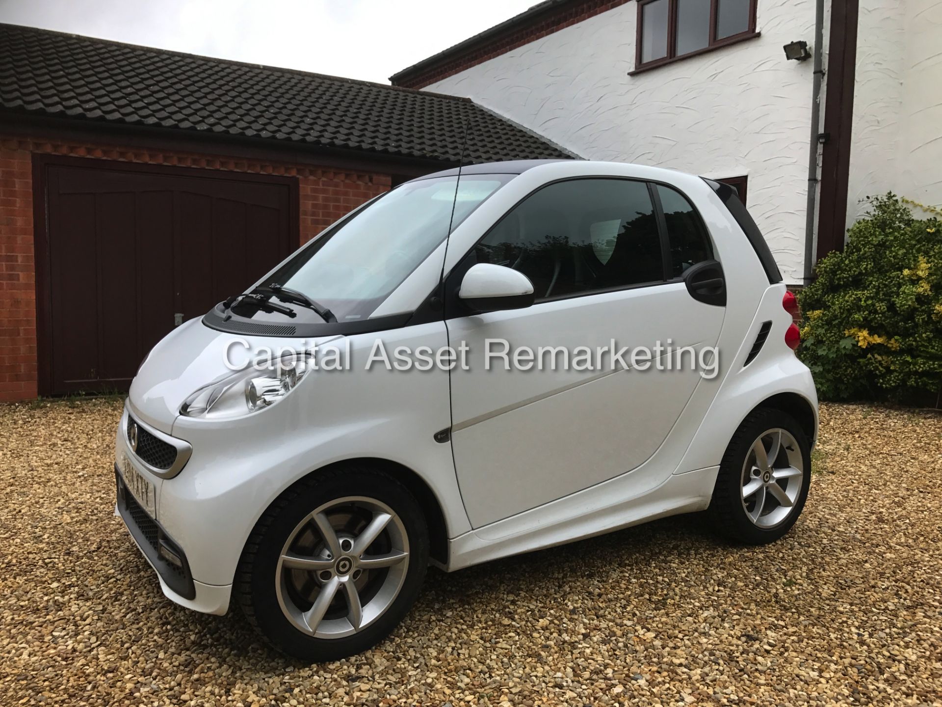 SMART FORTWO "MHD AUTO" 14 REG - WHITE - MASSIVE SPEC - AIR CON - ELEC PACK - LOW MILES - 1 OWNER !! - Image 3 of 16