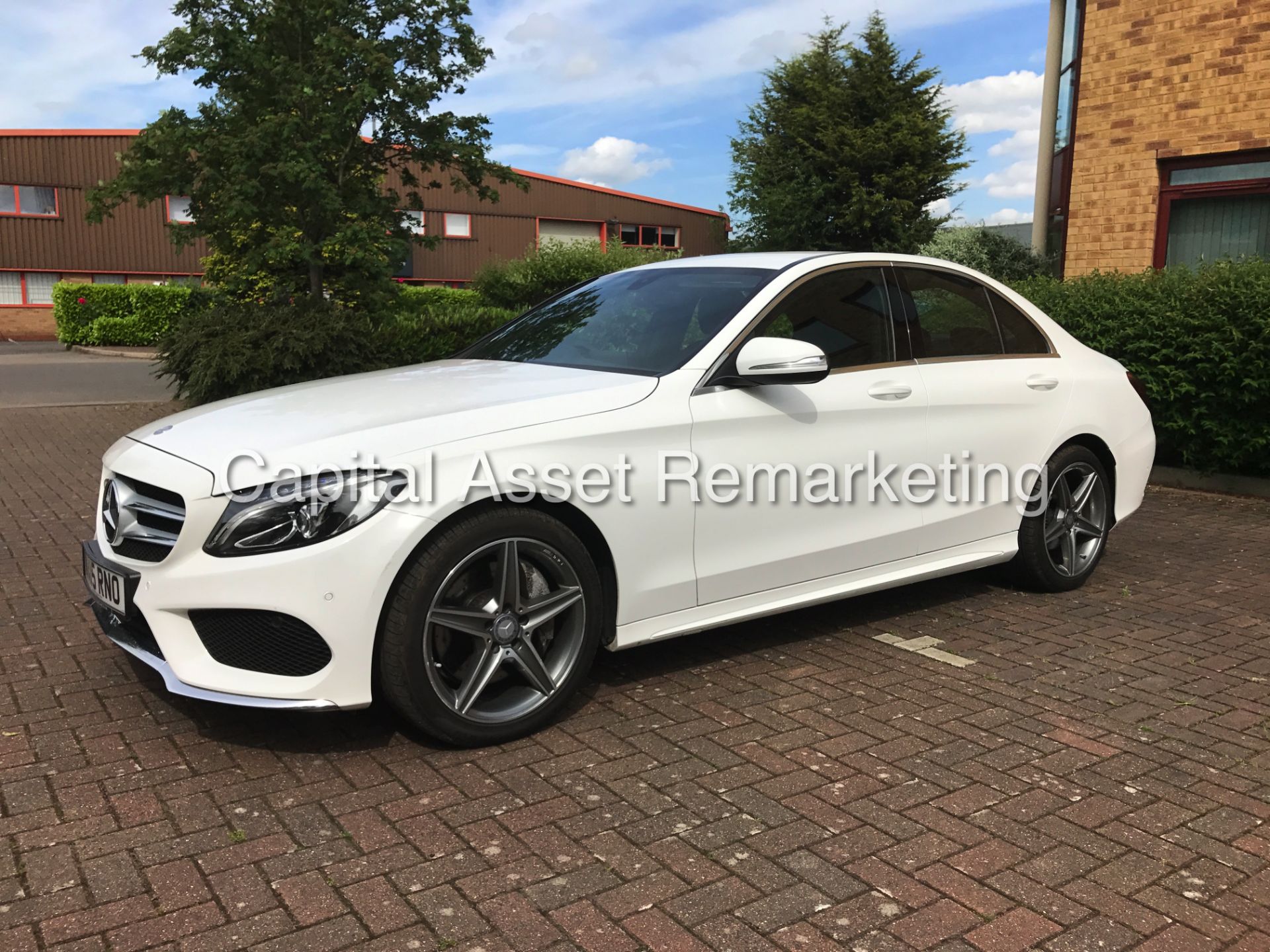 MERCEDES-BENZ C250d 'AMG LINE' (2015) '7G TRONIC - LEATHER - SAT NAV' *MASSIVE SPEC* (1 OWNER)