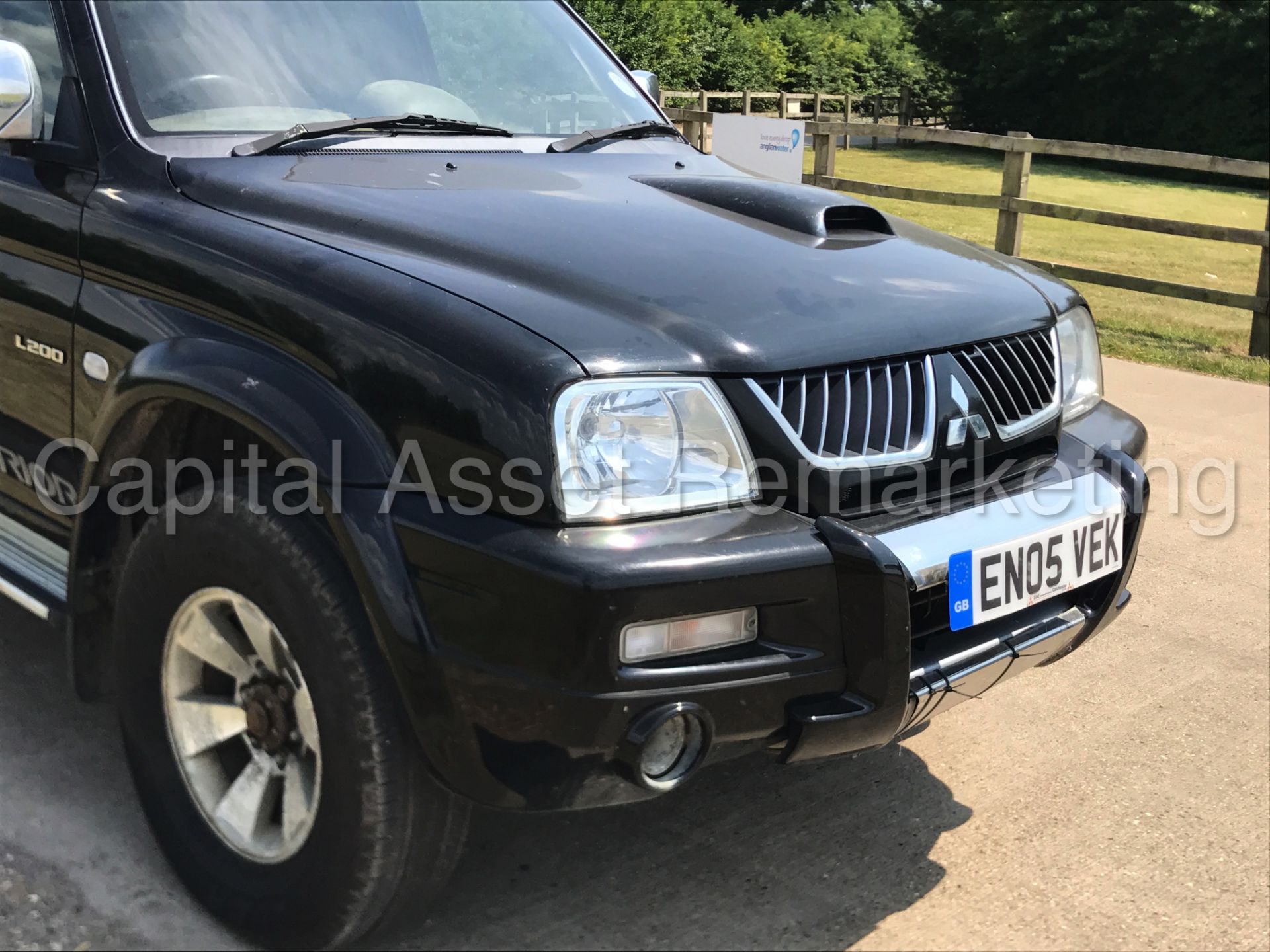 MITSUBISHI L200 'WARRIOR' DOUBLE CAB PICK-UP (2005) '2.5 DIESEL - 5 SPEED - AIR CON' (NO VAT) - Image 11 of 25