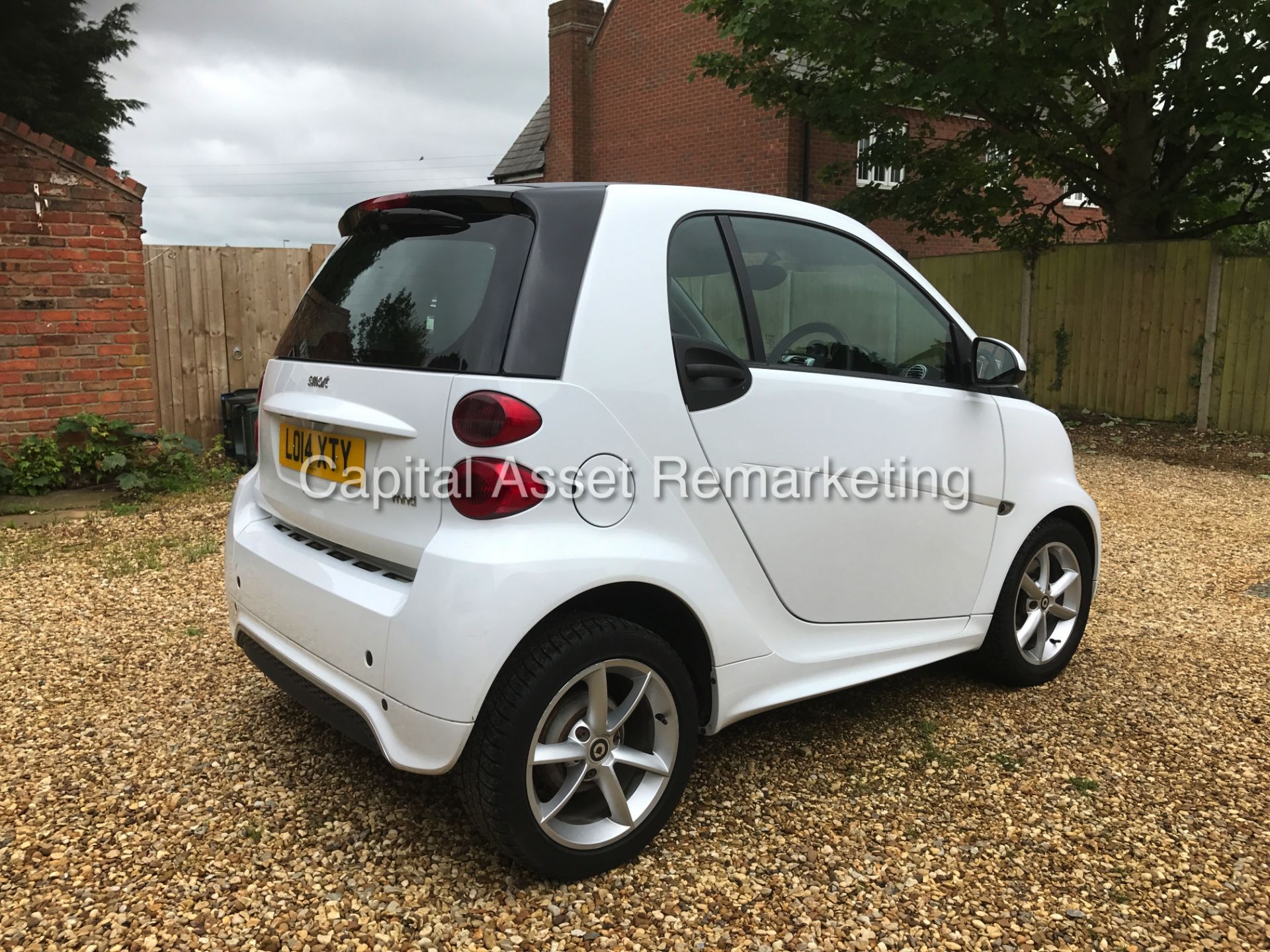 SMART FORTWO "MHD AUTO" 14 REG - WHITE - MASSIVE SPEC - AIR CON - ELEC PACK - LOW MILES - 1 OWNER !! - Image 6 of 16