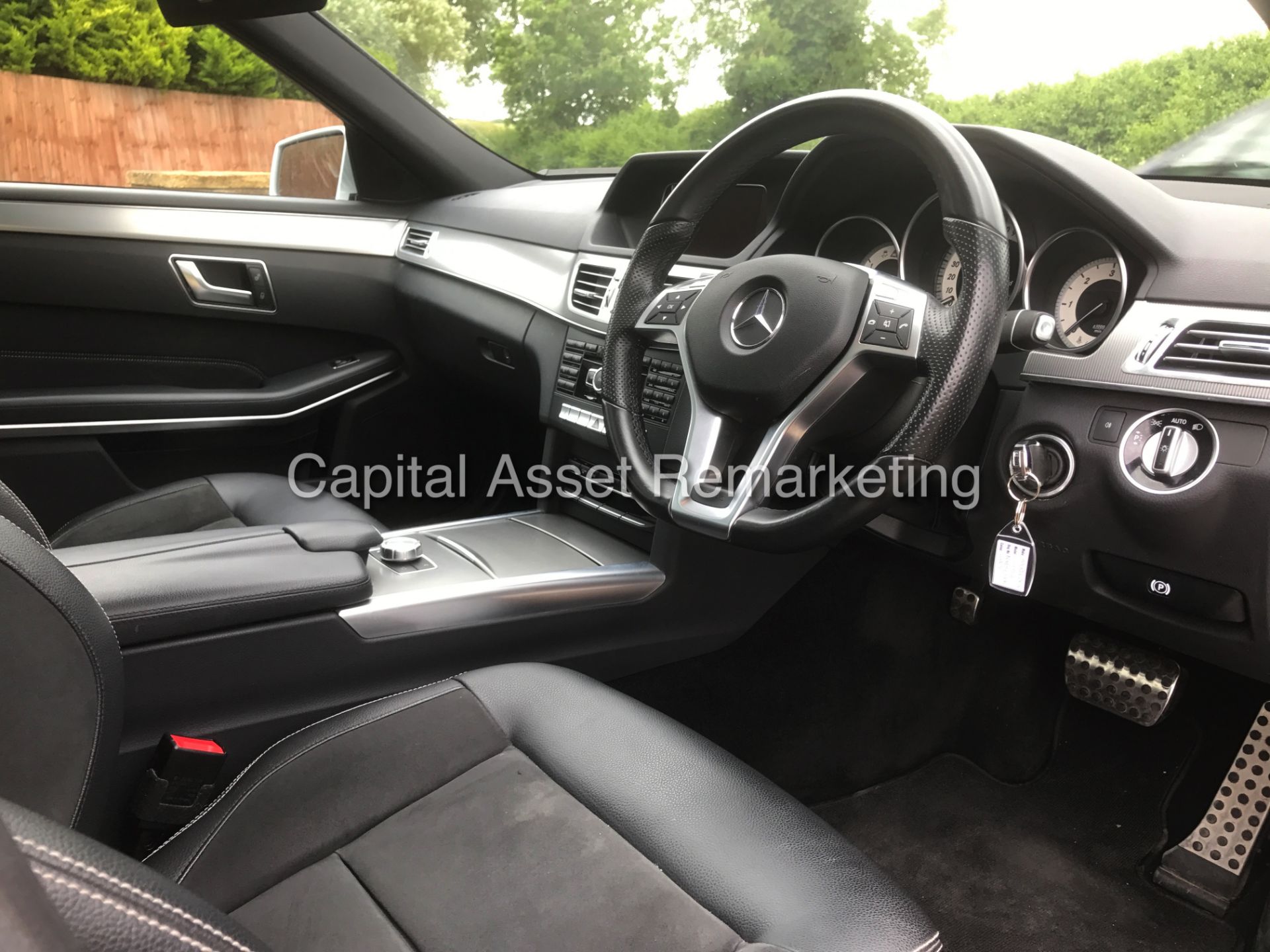 MERCEDES E220CDI "AMG SPORT EDITION" 7G AUTO (2015 MODEL) PAN ROOF - SAT NAV - LEATHER- FULLY LOADED - Image 13 of 28