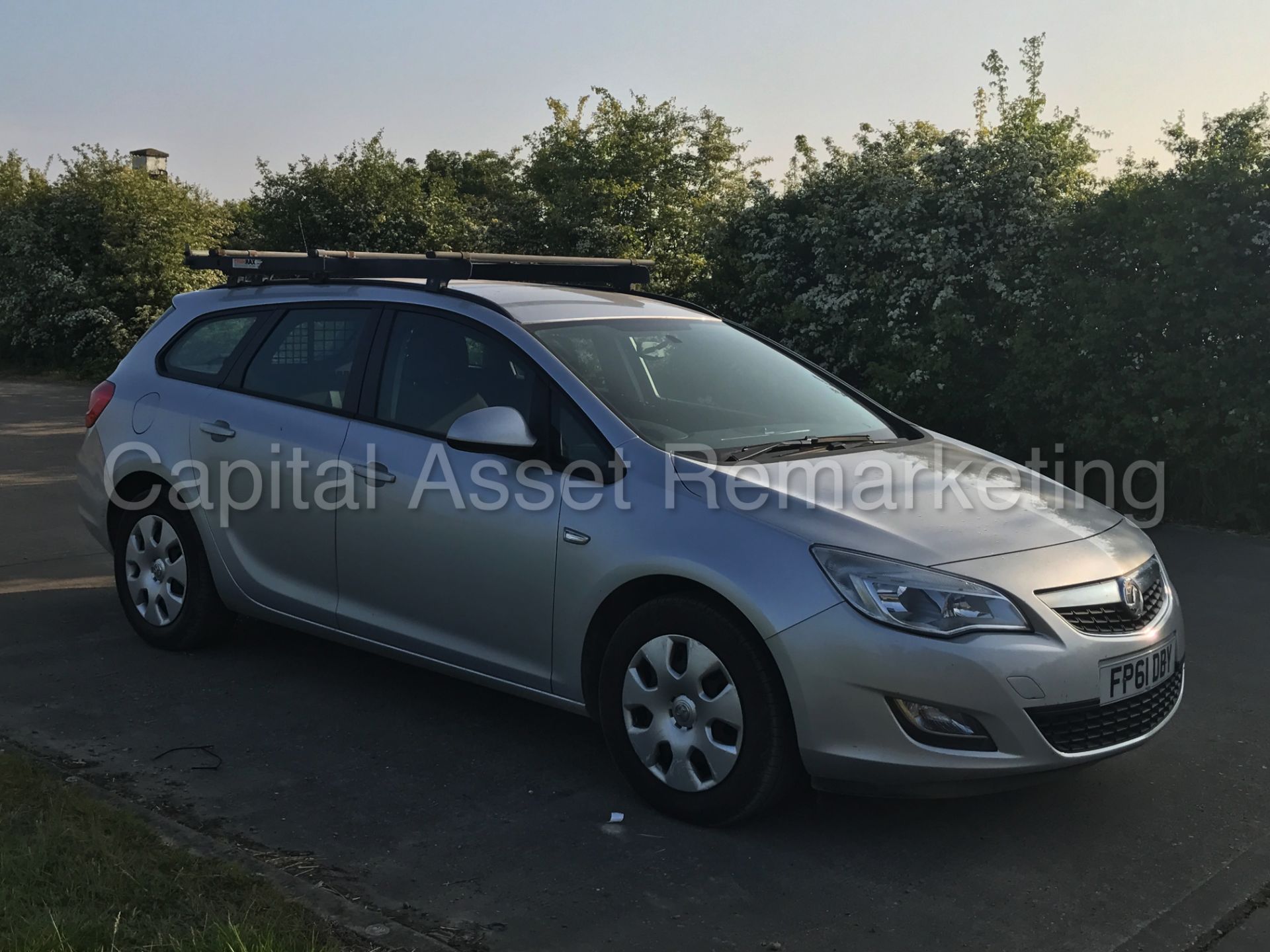 VAUXHALL ASTRA 'EXCLUSIVE' (2012 MODEL) '1.7 CDTI - ECOFLEX - 6 SPEED' **AIR CON** (1 OWNER) - Image 7 of 25