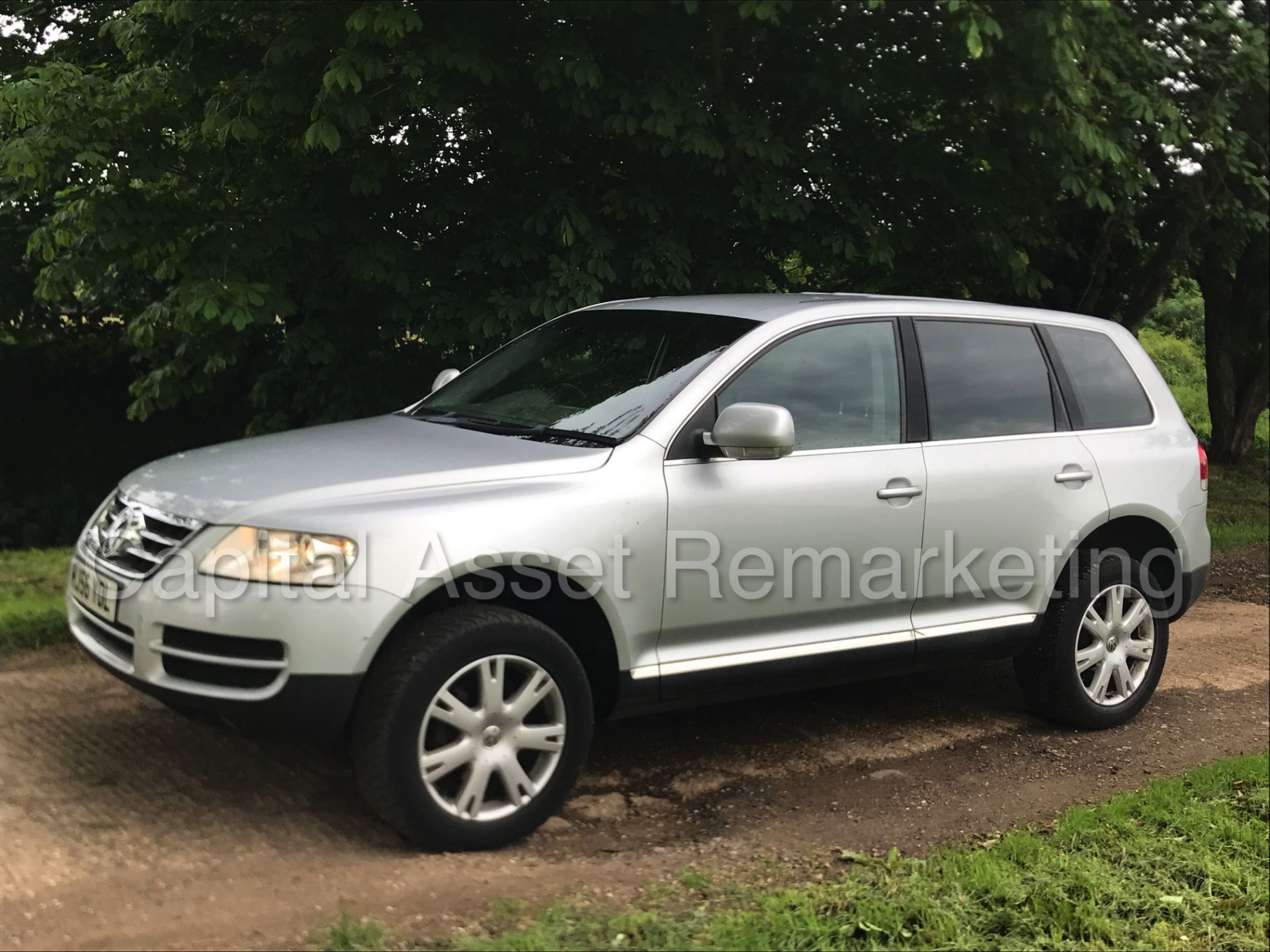 VOLKSWAGEN TOUAREG (2007 MODEL) 'TDI - AUTO - LEATHER - SAT NAV' * (NO VAT - SAVE 20%) - Image 3 of 30