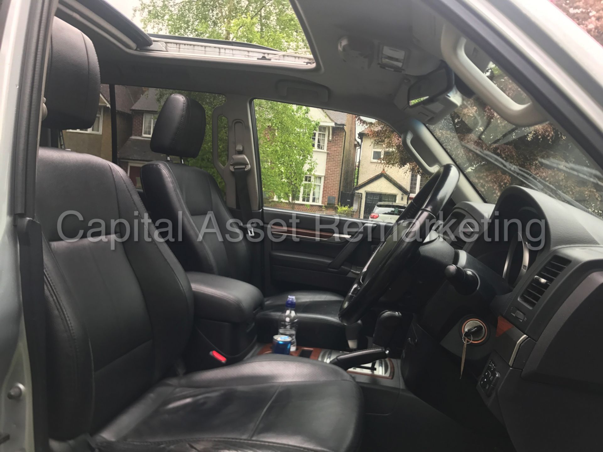 (On Sale) MITSUBISHI SHOGUN 'LWB - 7 SEATER' (2013) '3.2 DI-D - AUTO - LEATHER - SAT NAV' (1 OWNER) - Image 19 of 30