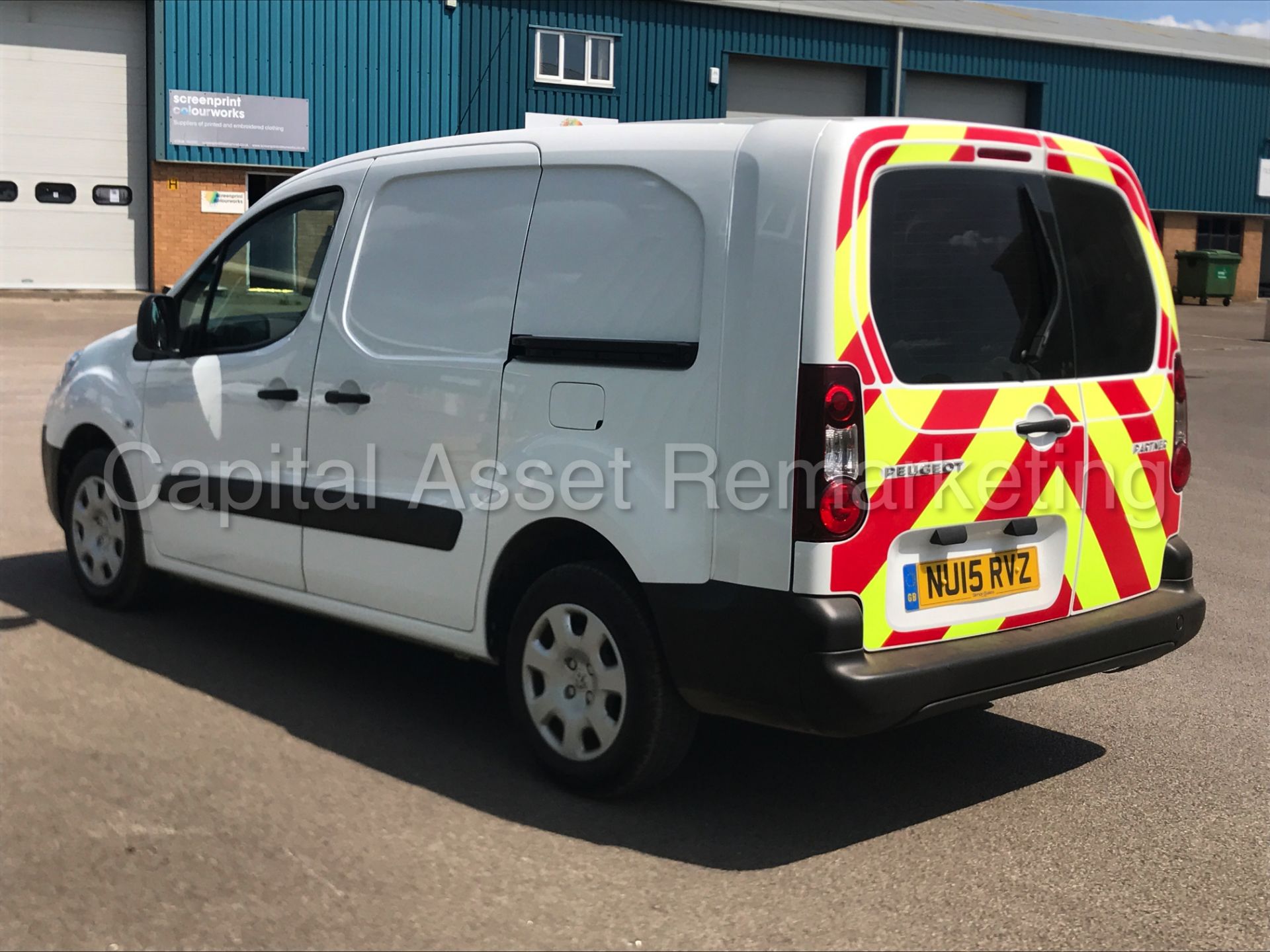 PEUGEOT PARTNER LWB '5 SEATER CREW VAN' (2015 - 15 REG) '1.6 HDI - 5 SPEED' (1 OWNER - FULL HISTORY) - Image 8 of 30