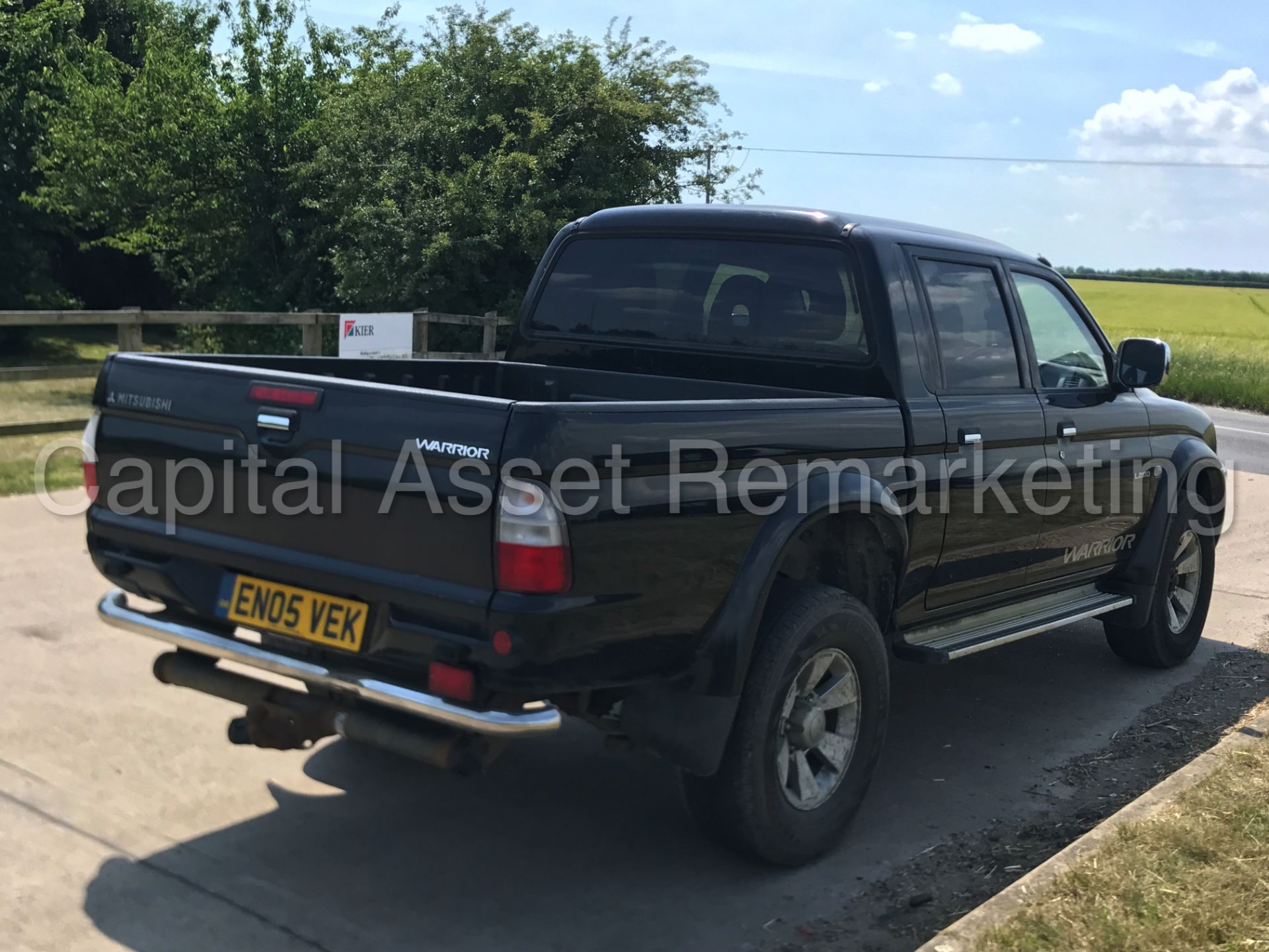 MITSUBISHI L200 'WARRIOR' DOUBLE CAB PICK-UP (2005) '2.5 DIESEL - 5 SPEED - AIR CON' (NO VAT) - Image 5 of 25