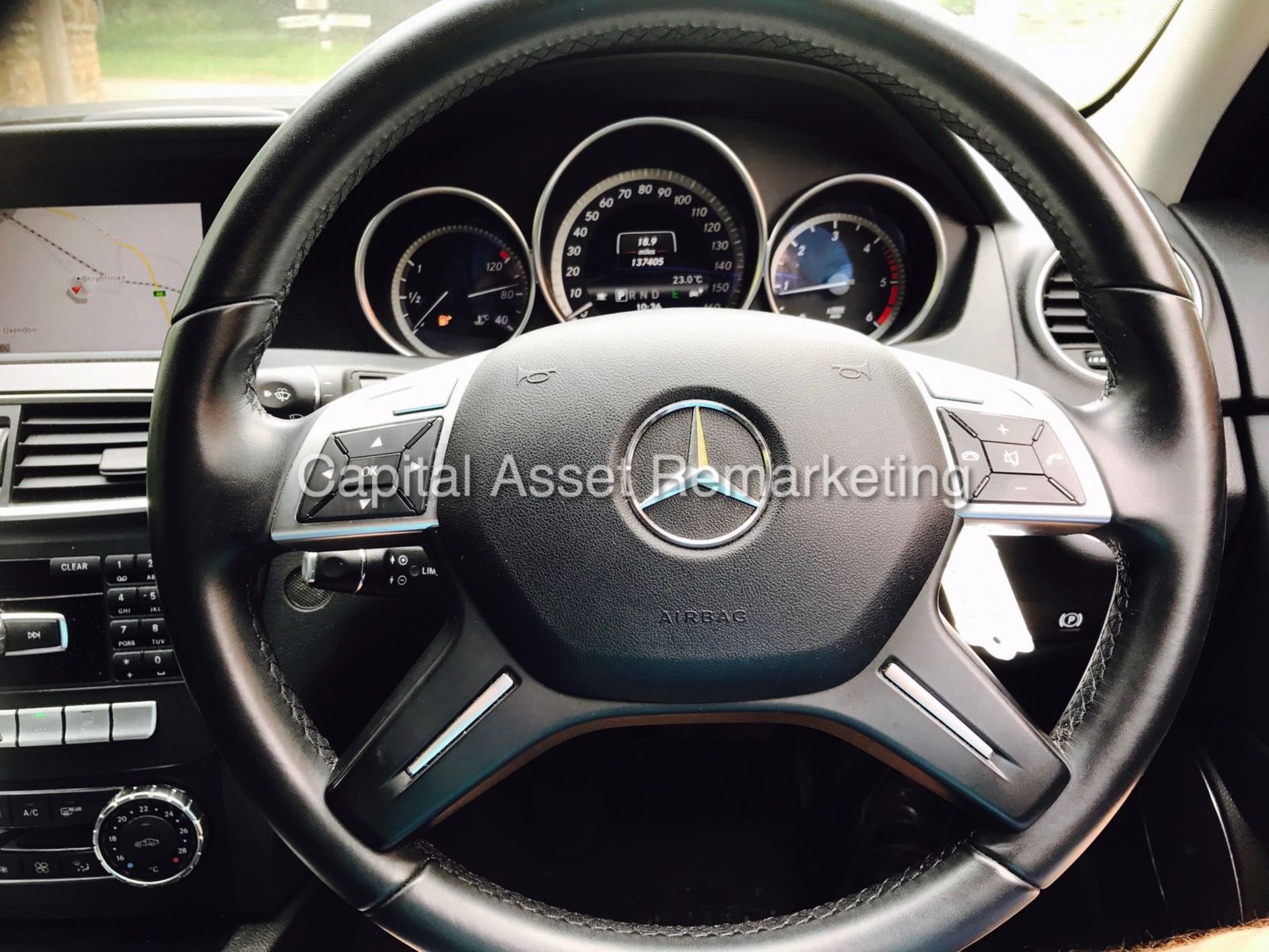 MERCEDES C200CDI "SE EXECUTIVE" AUTO - 13 REG - 1 OWNER - MASSIVE SPEC - LEATHER - SAT NAV - WOW!!! - Image 13 of 17